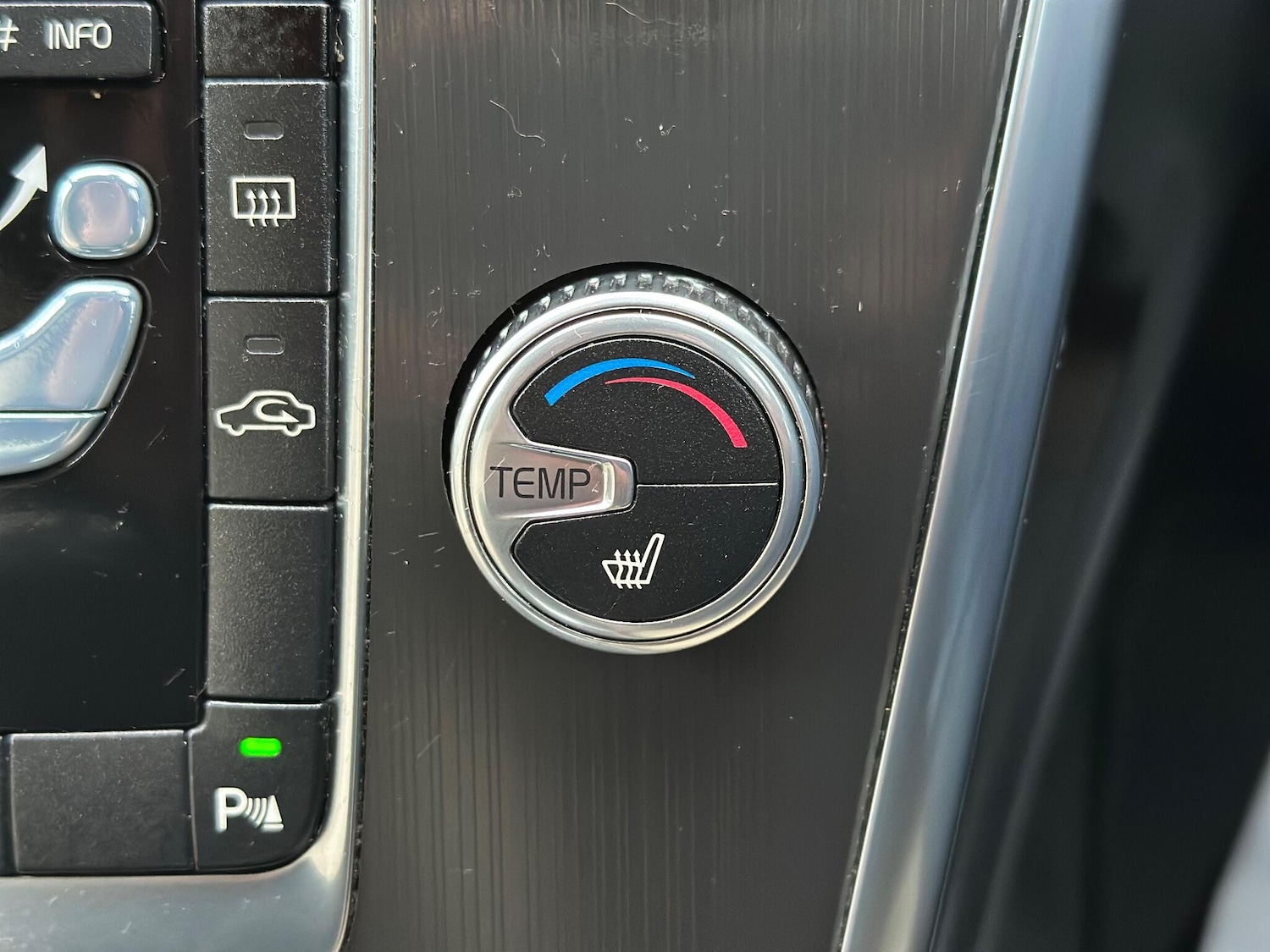 Used Volvo XC60 for sale - 77683140: Photo 40