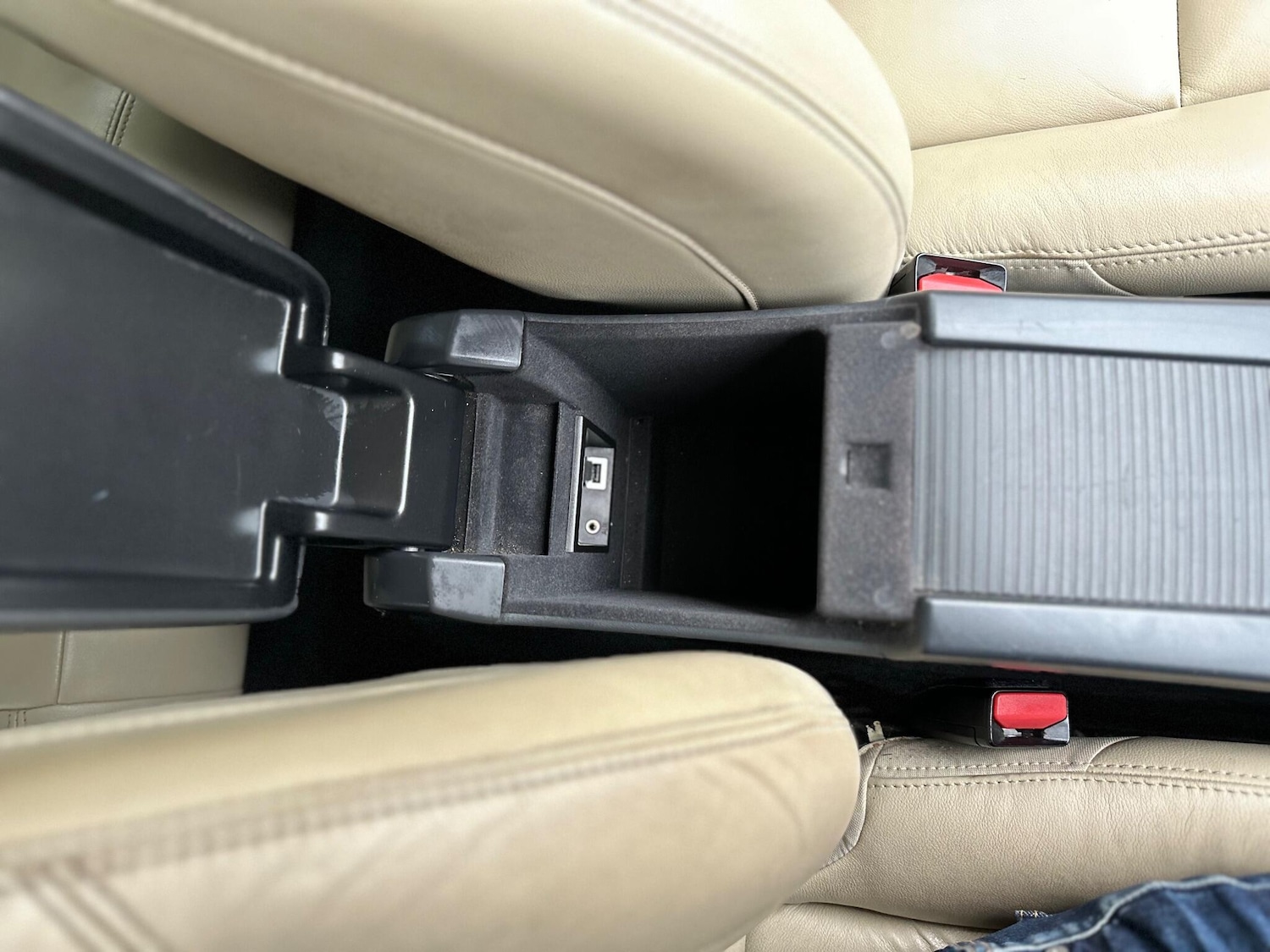 Used Volvo XC60 for sale - 77683140: Photo 42