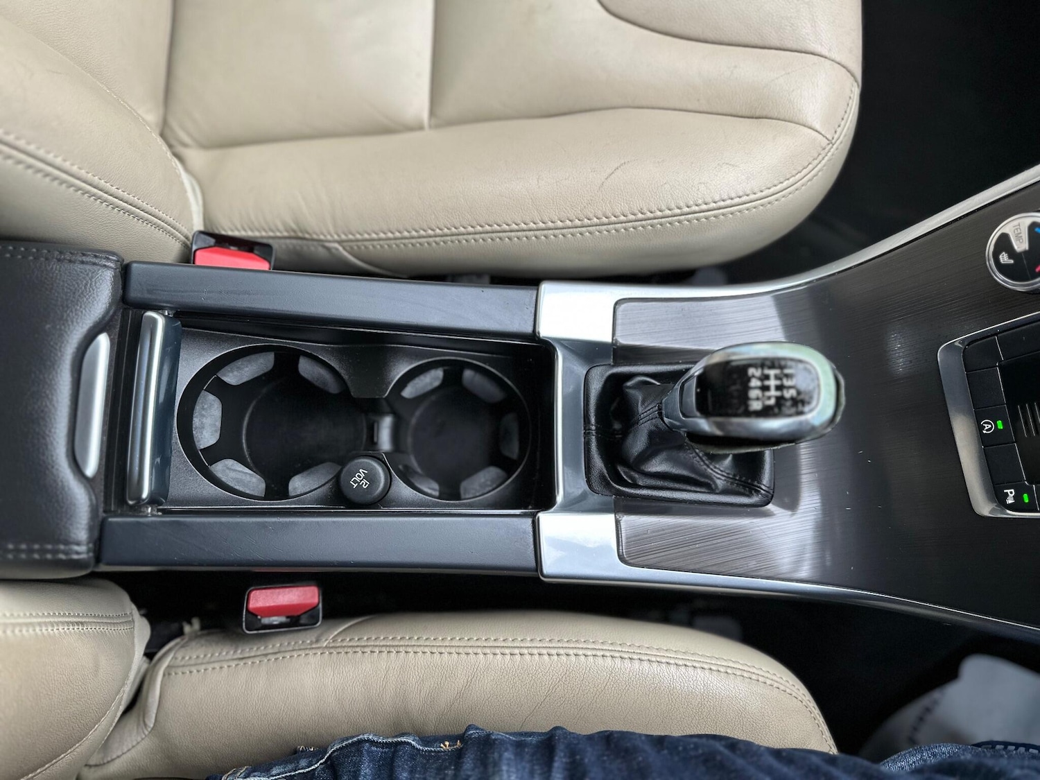 Used Volvo XC60 for sale - 77683140: Photo 44