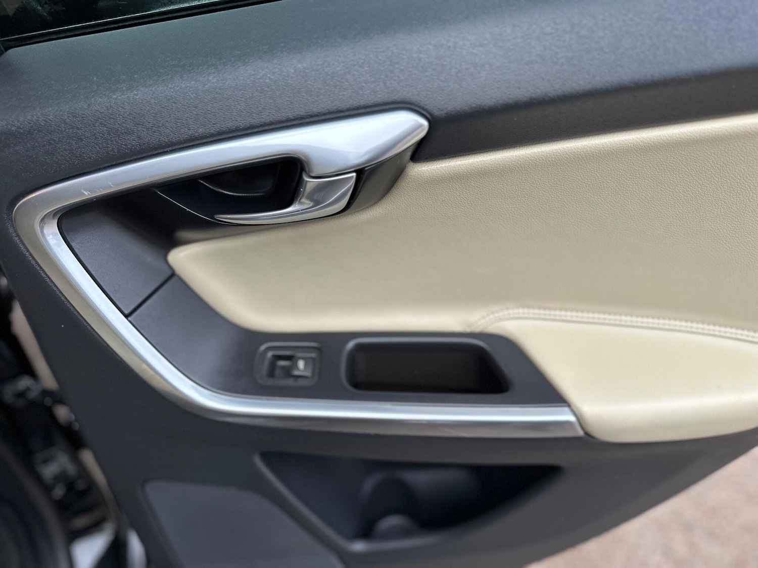 Used Volvo XC60 for sale - 77683140: Photo 45