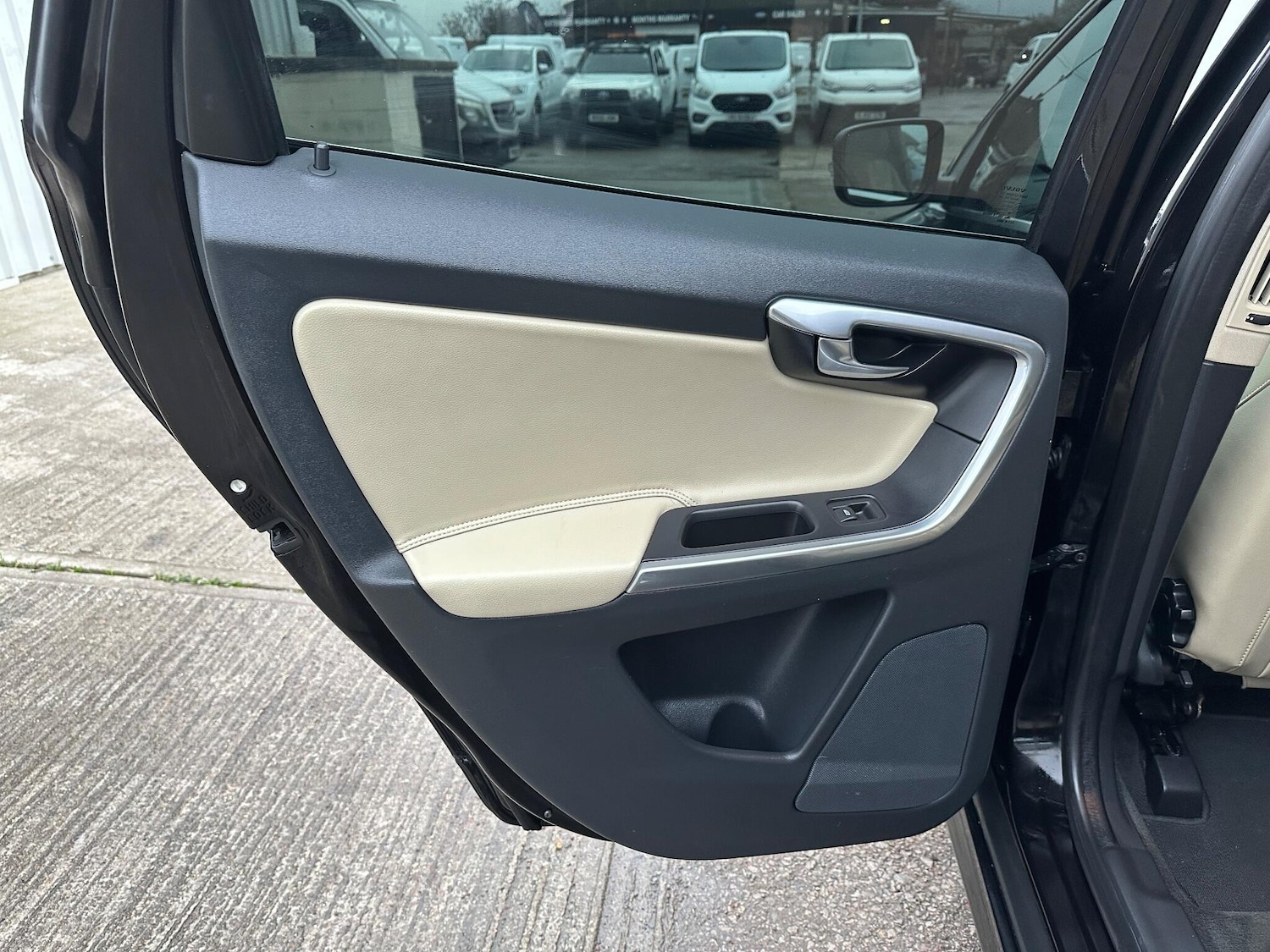 Used Volvo XC60 for sale - 77683140: Photo 53