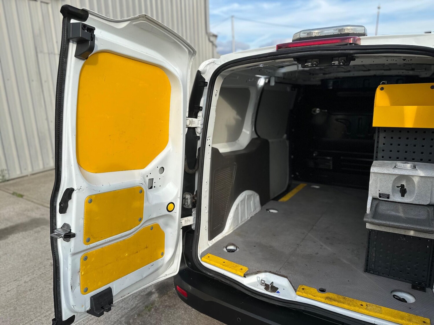 Used Ford Transit Connect 2020 for sale - 76108621: Photo 40