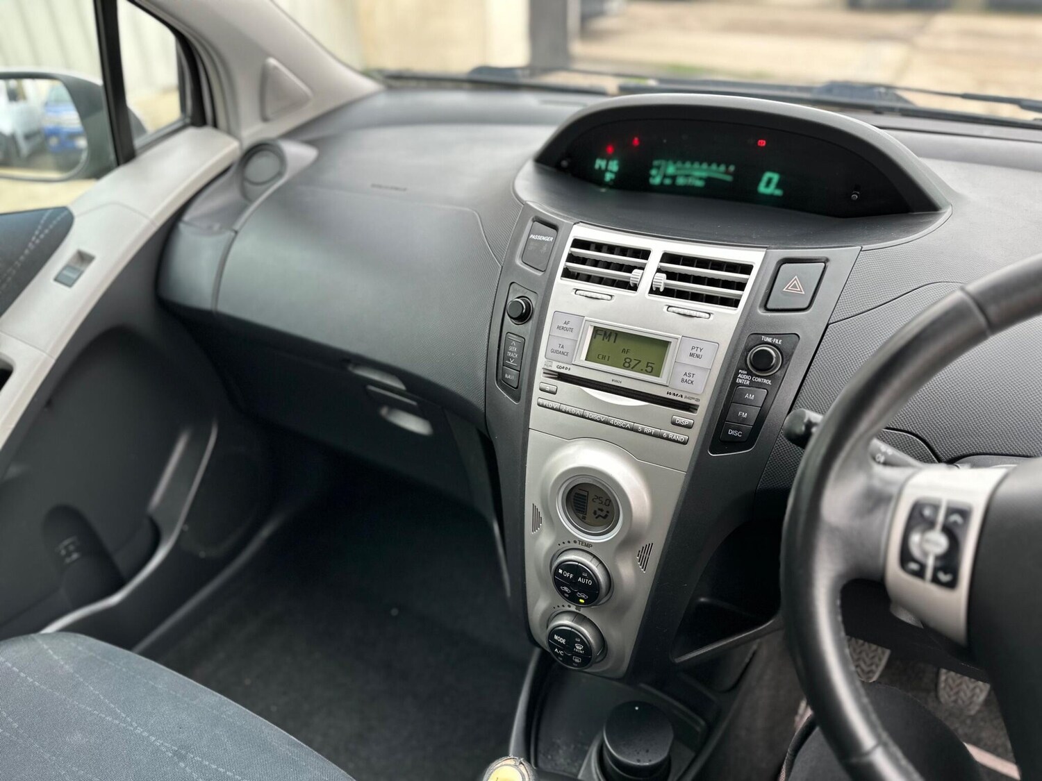 Used Toyota Yaris 2008 for sale - 77839459: Photo 37