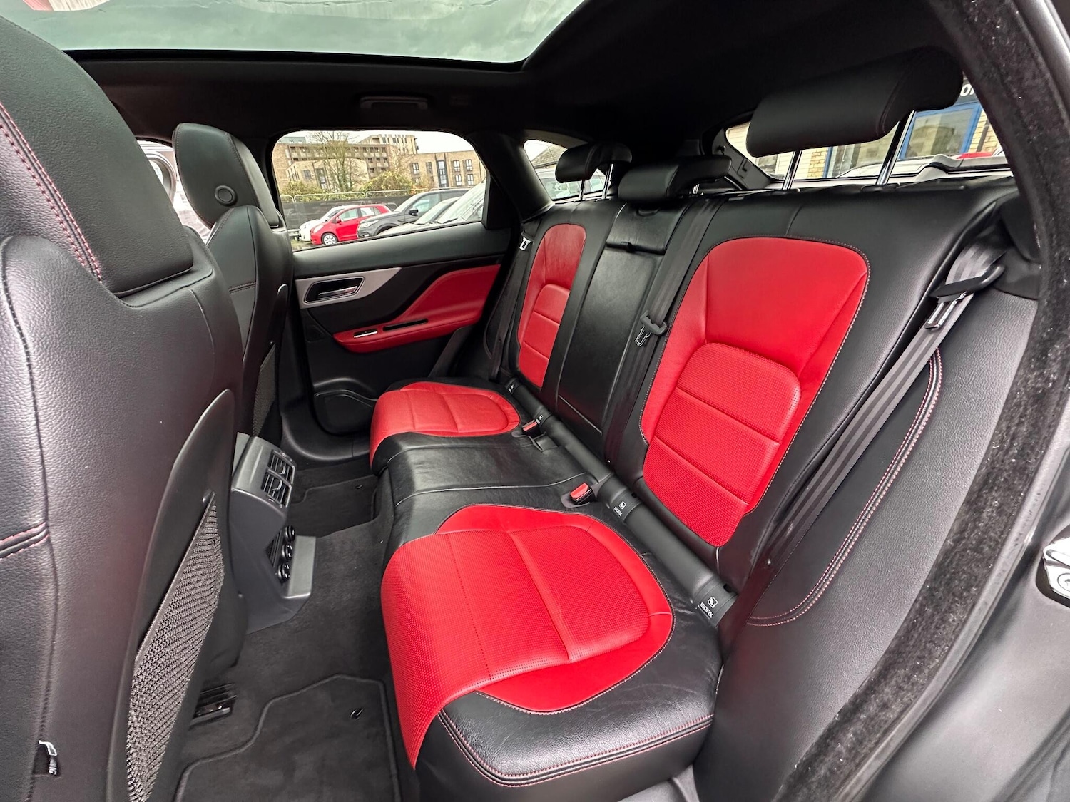 Used Jaguar F-Pace 2017 for sale - 76886998: Photo 17