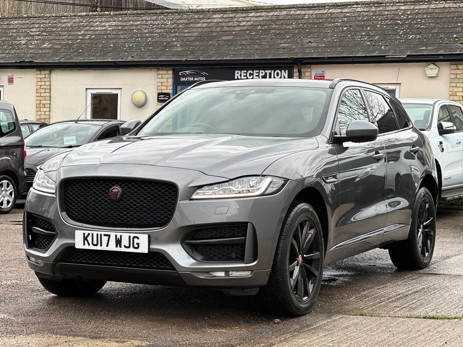 Used Jaguar F-Pace 2017 for sale - 76886998: Photo 3