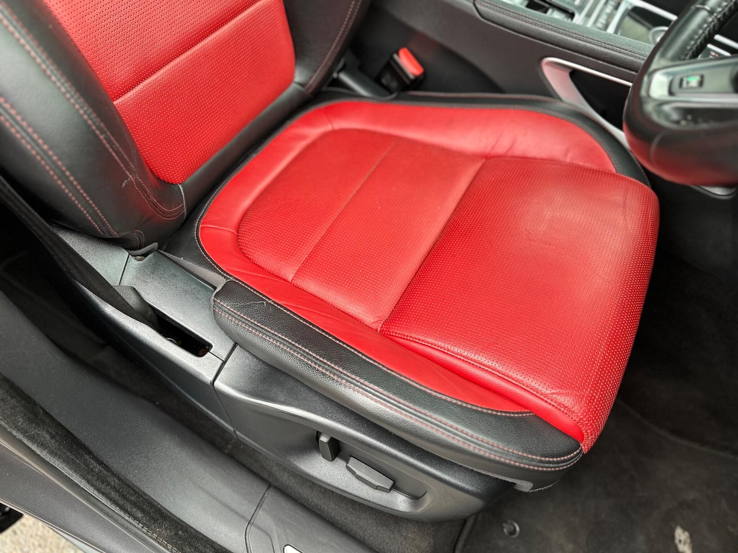 Used Jaguar F-Pace 2017 for sale - 76886998: Photo 35