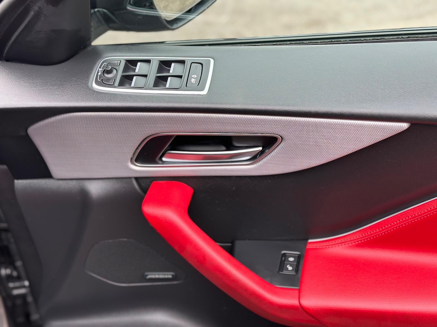 Used Jaguar F-Pace 2017 for sale - 76886998: Photo 36