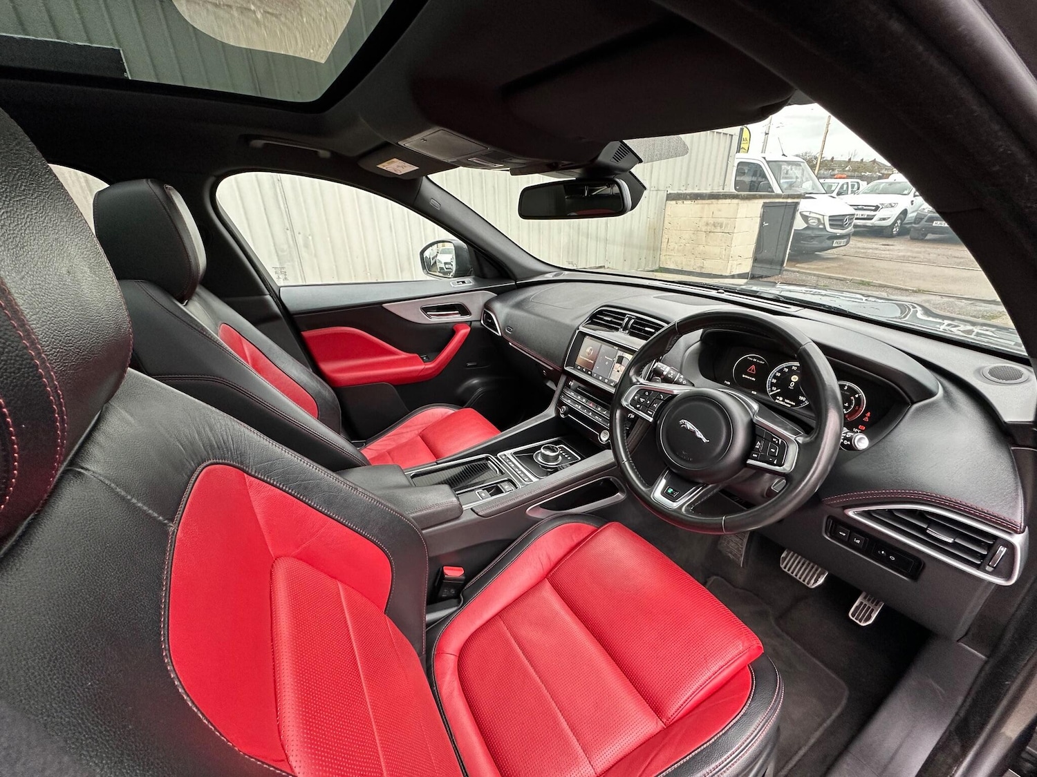 Used Jaguar F-Pace 2017 for sale - 76886998: Photo 37