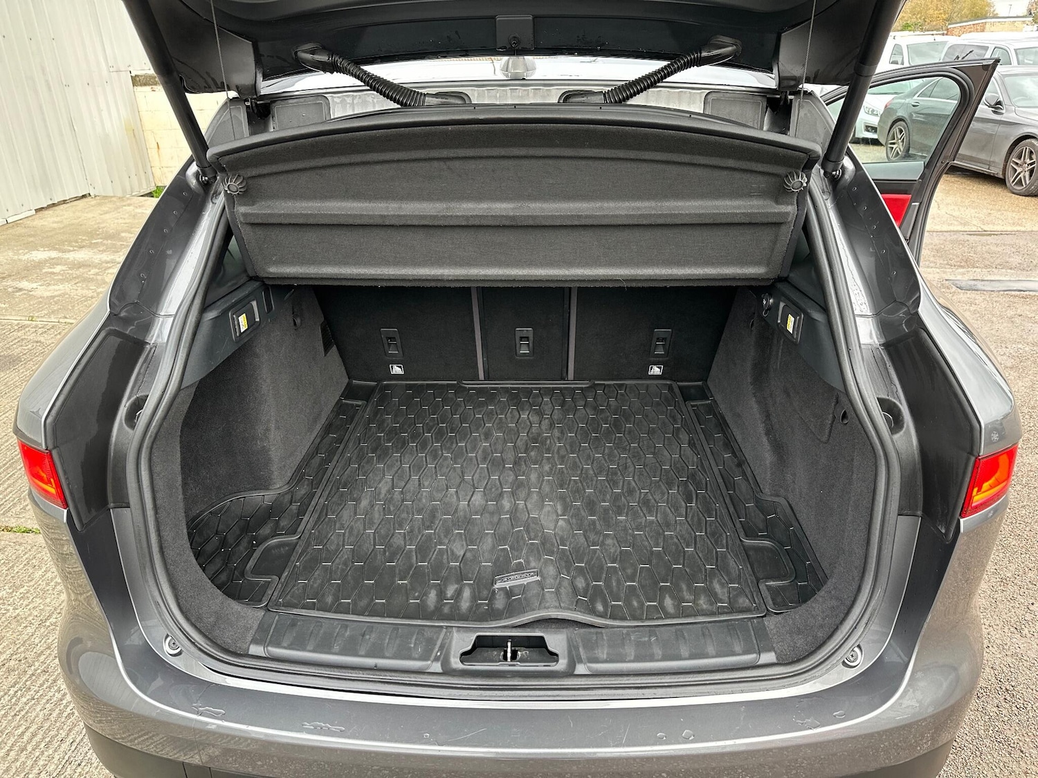 Used Jaguar F-Pace 2017 for sale - 76886998: Photo 59