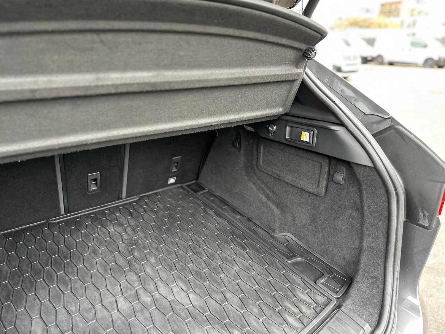 Used Jaguar F-Pace 2017 for sale - 76886998: Photo 61