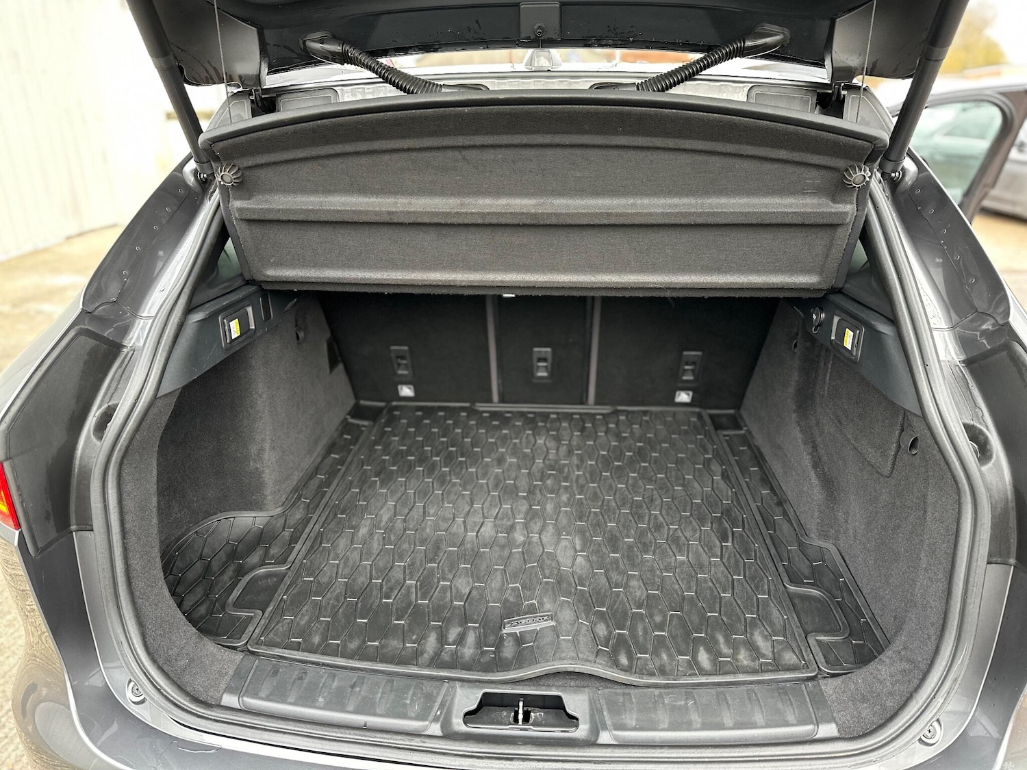 Used Jaguar F-Pace 2017 for sale - 76886998: Photo 65