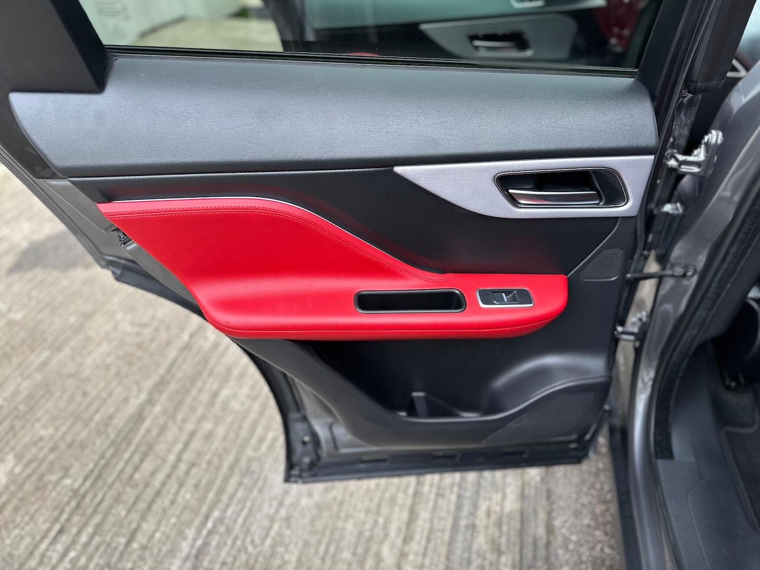 Used Jaguar F-Pace 2017 for sale - 76886998: Photo 67