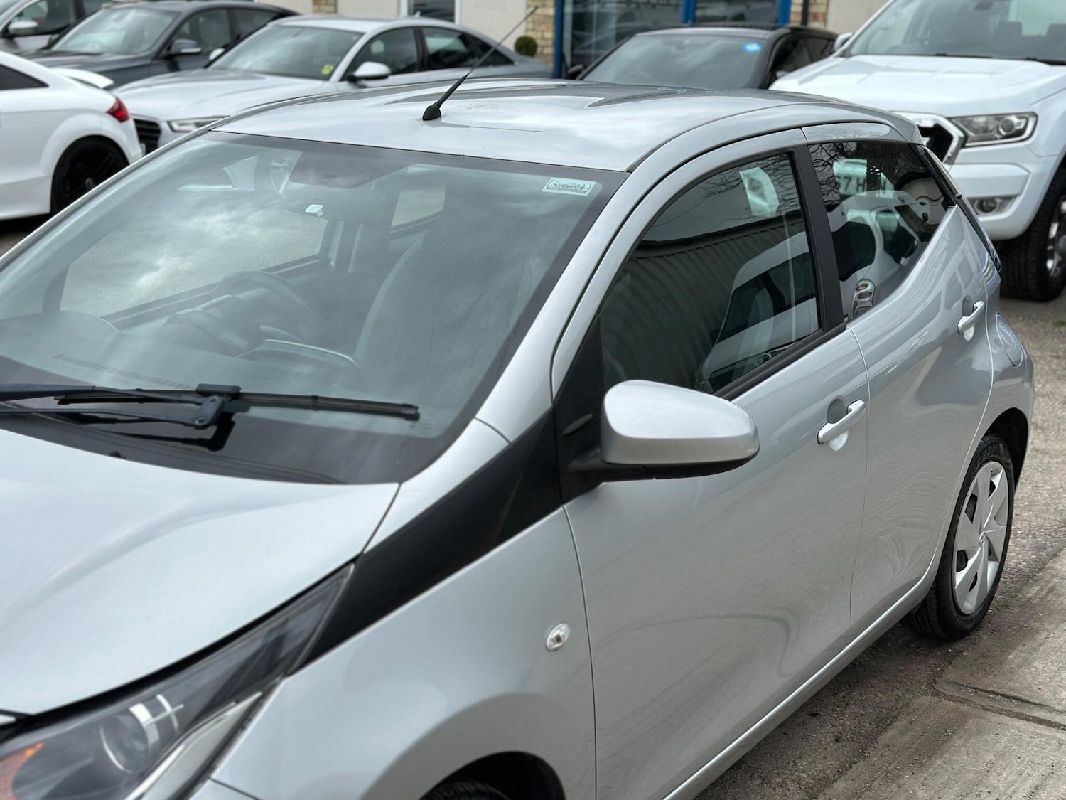 Used Toyota AYGO 2017 for sale - 77695818: Photo 24