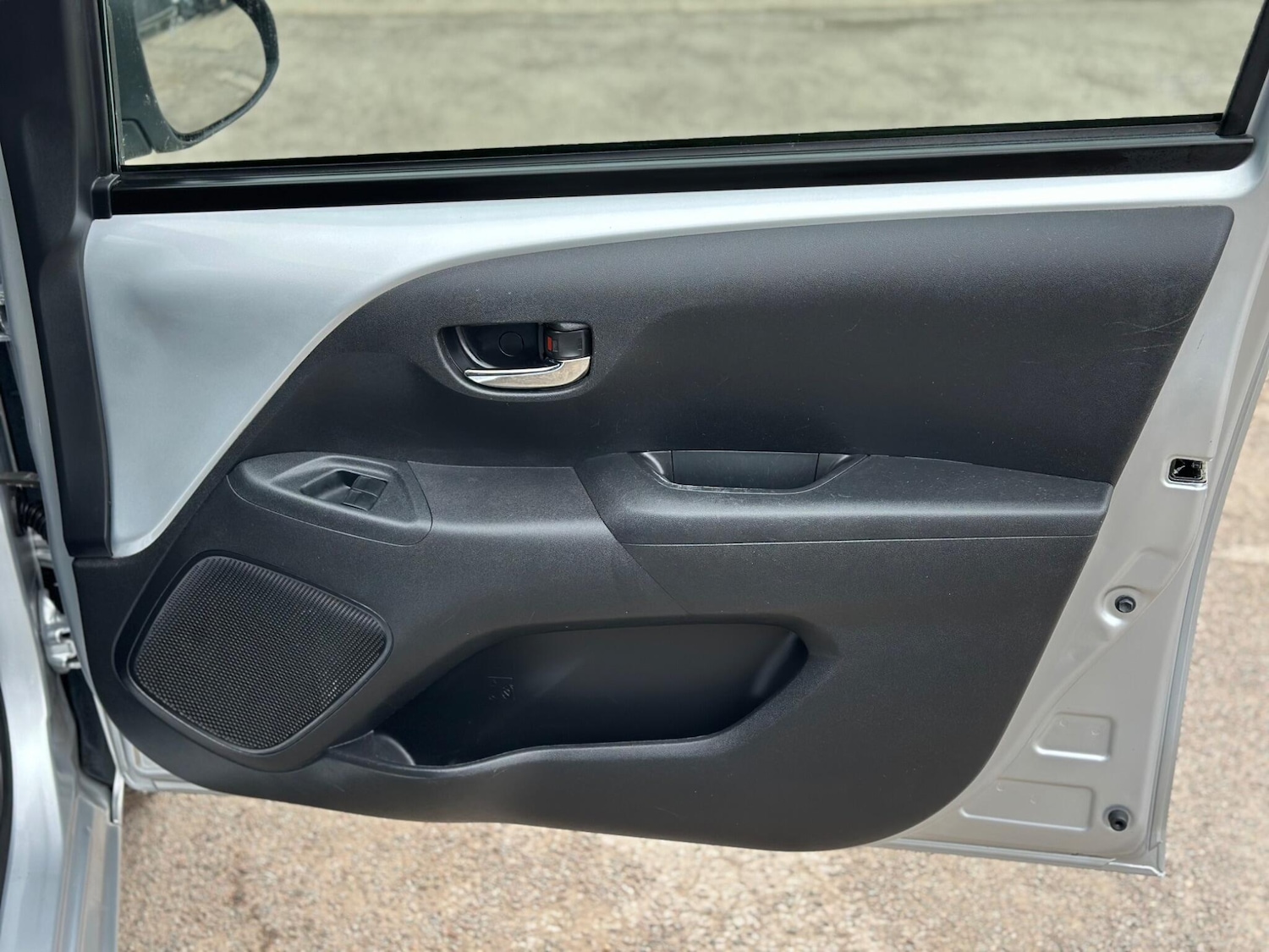 Used Toyota AYGO 2017 for sale - 77695818: Photo 30