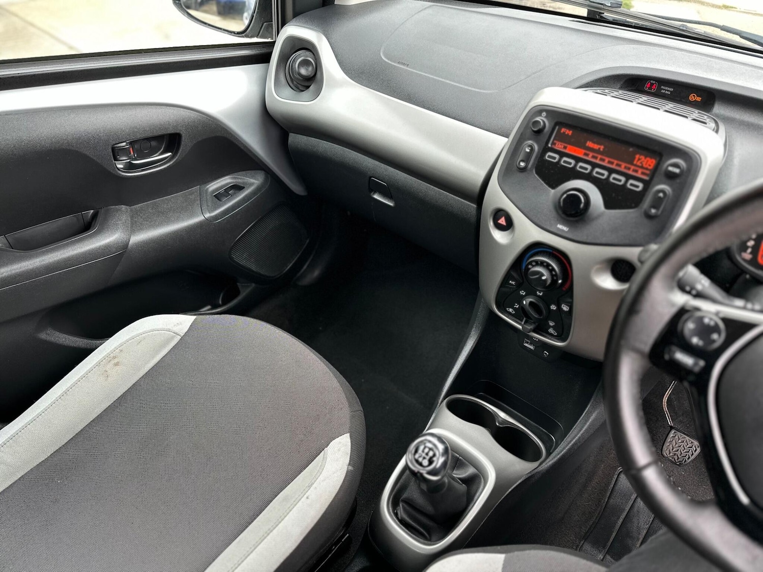 Used Toyota AYGO 2017 for sale - 77695818: Photo 38