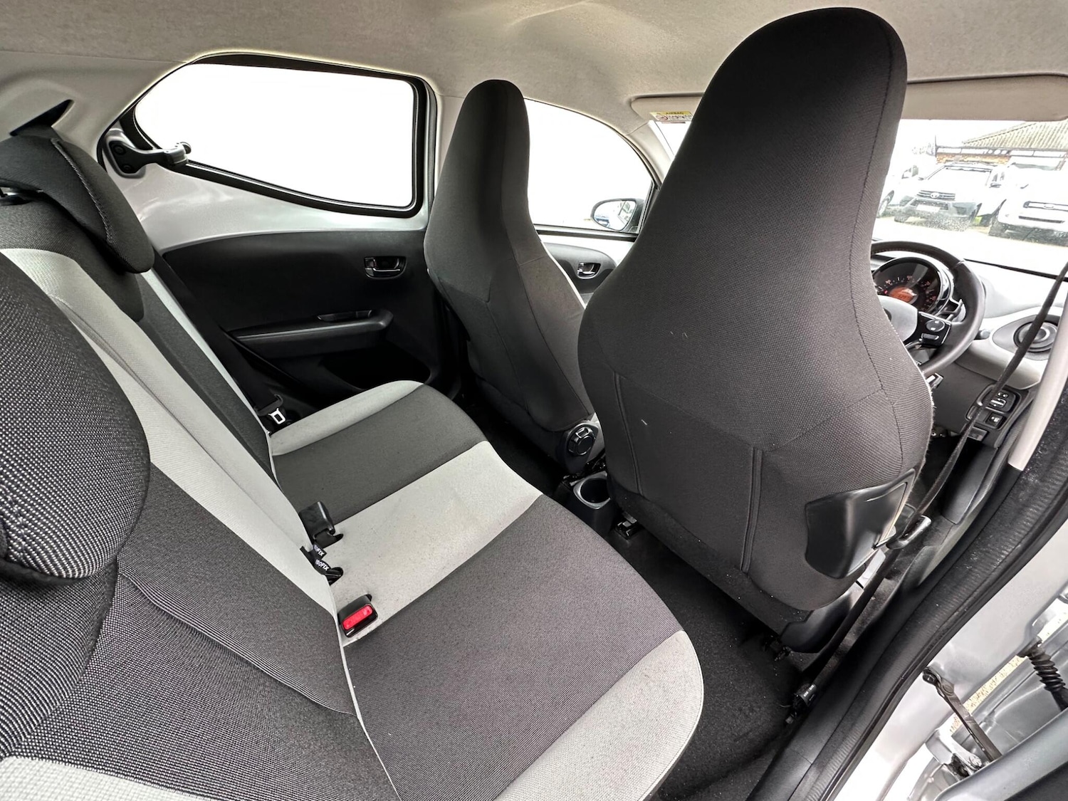 Used Toyota AYGO 2017 for sale - 77695818: Photo 44