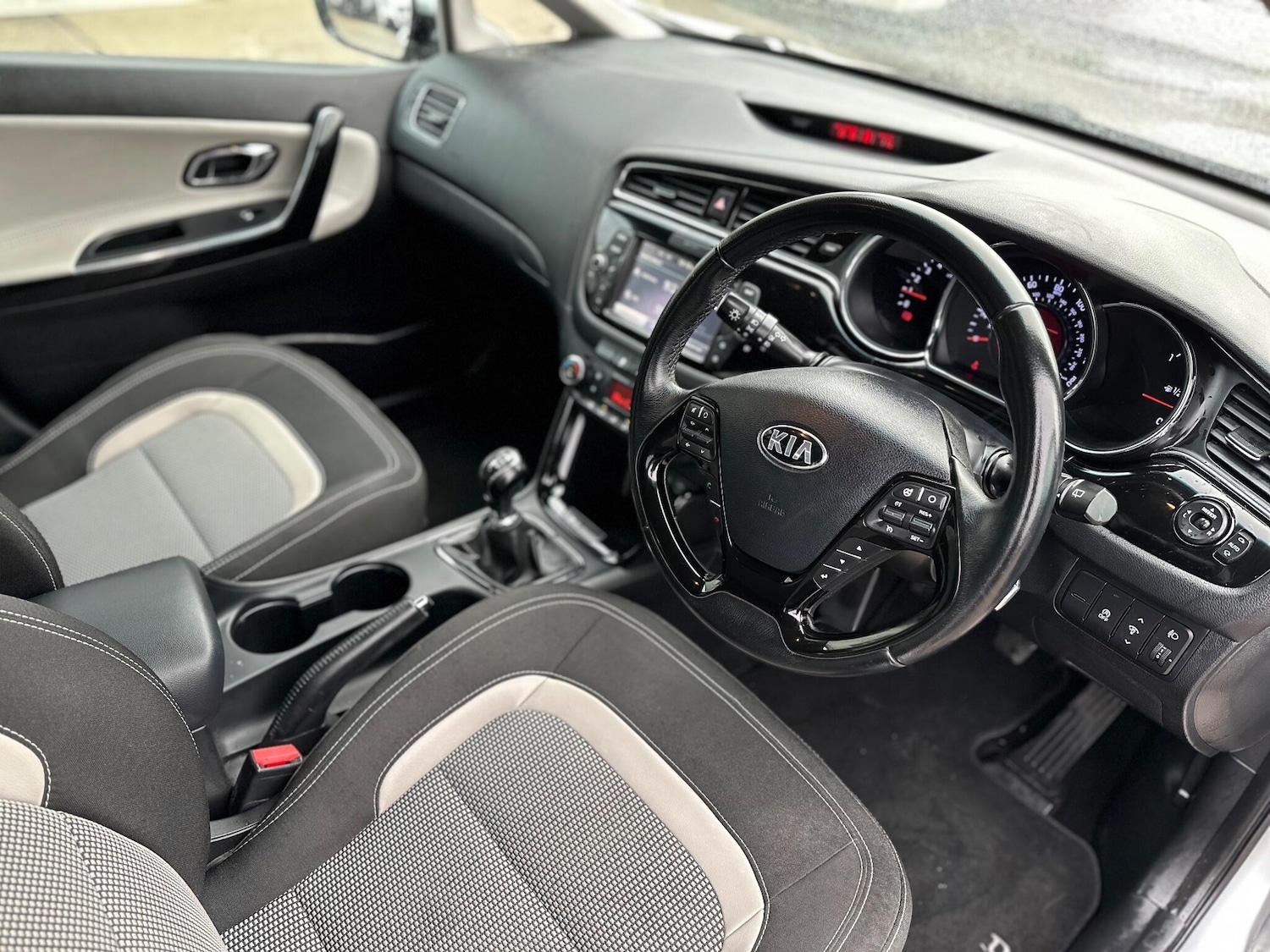 Used Kia Ceed 2016 for sale - 76887420: Photo 40