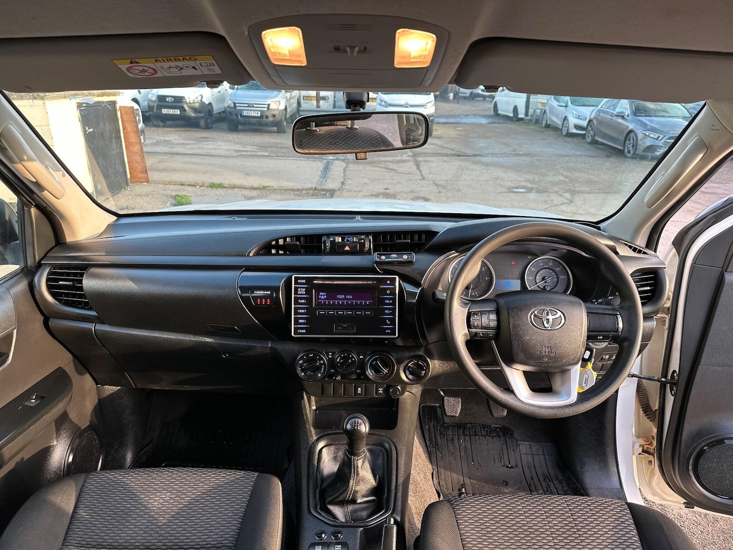 Used Toyota Hilux 2017 for sale - 77029206: Photo 14