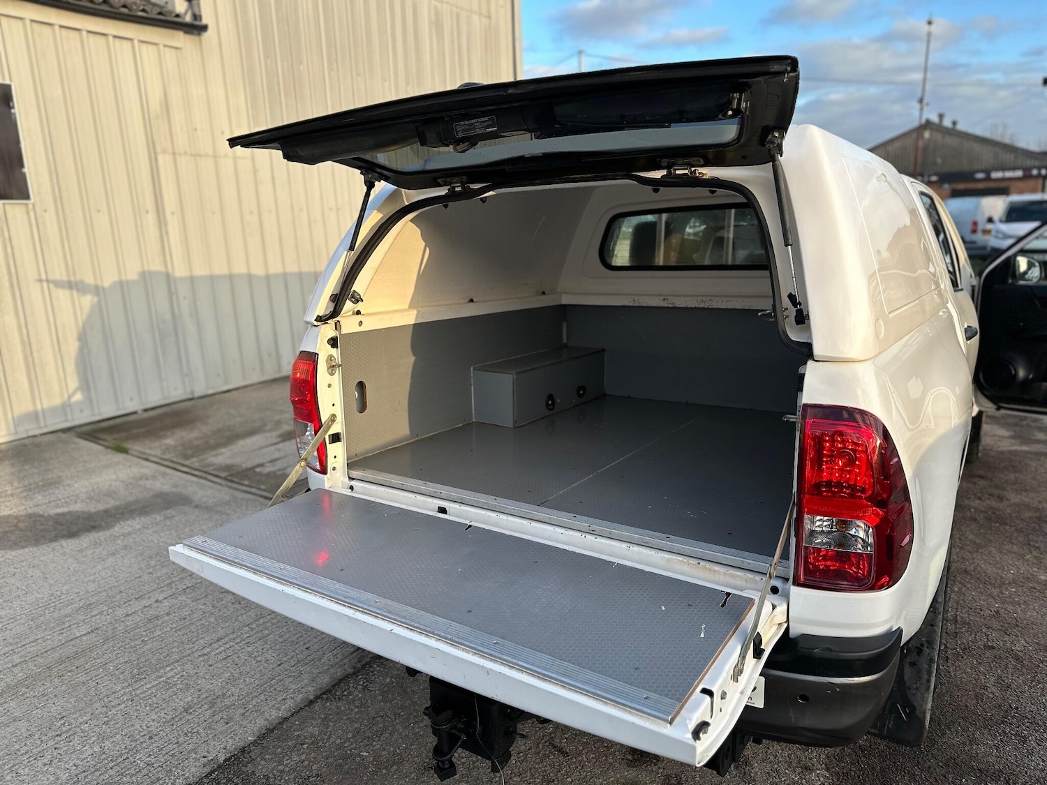 Used Toyota Hilux 2017 for sale - 77029206: Photo 16