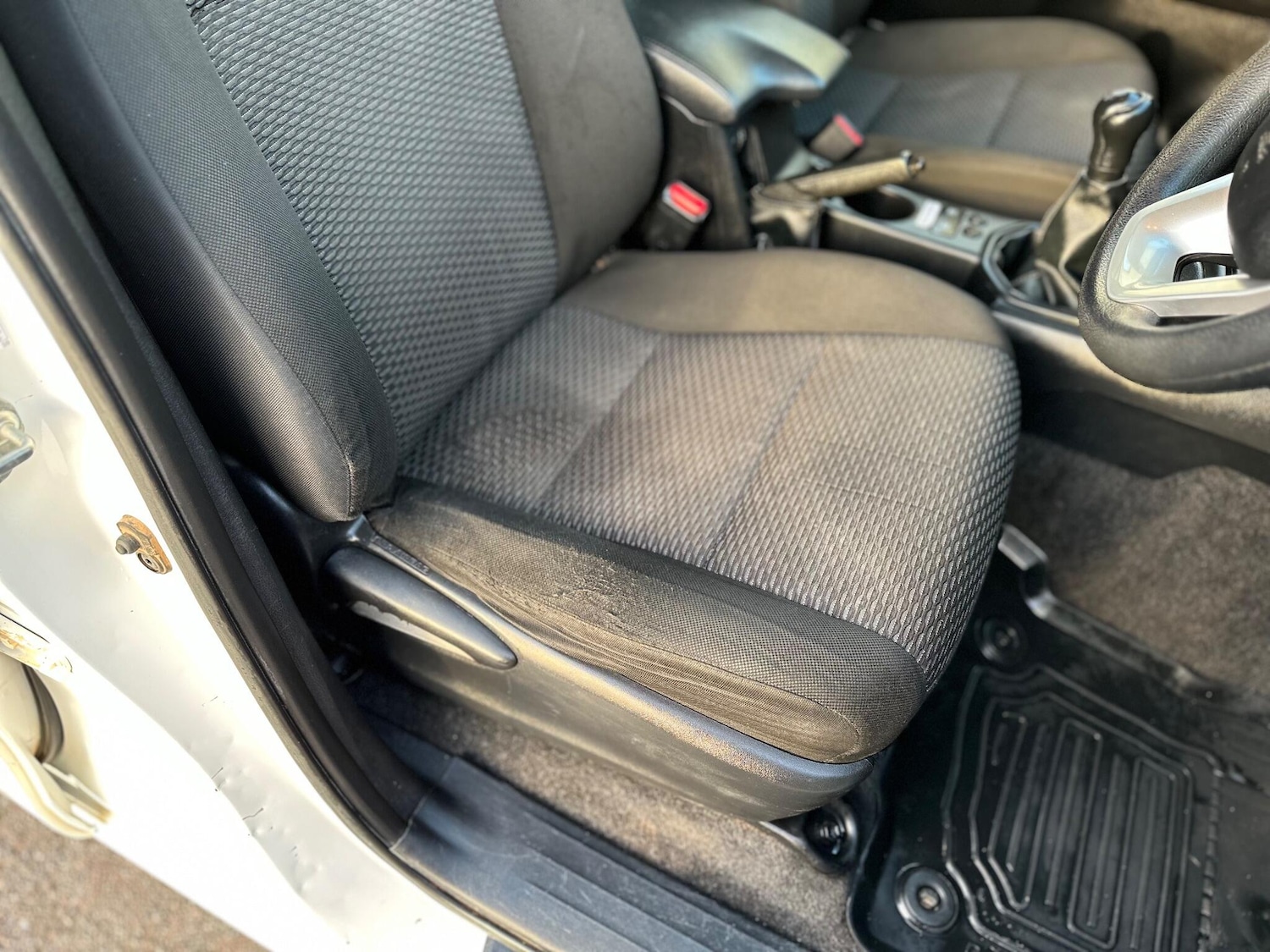 Used Toyota Hilux 2017 for sale - 77029206: Photo 33