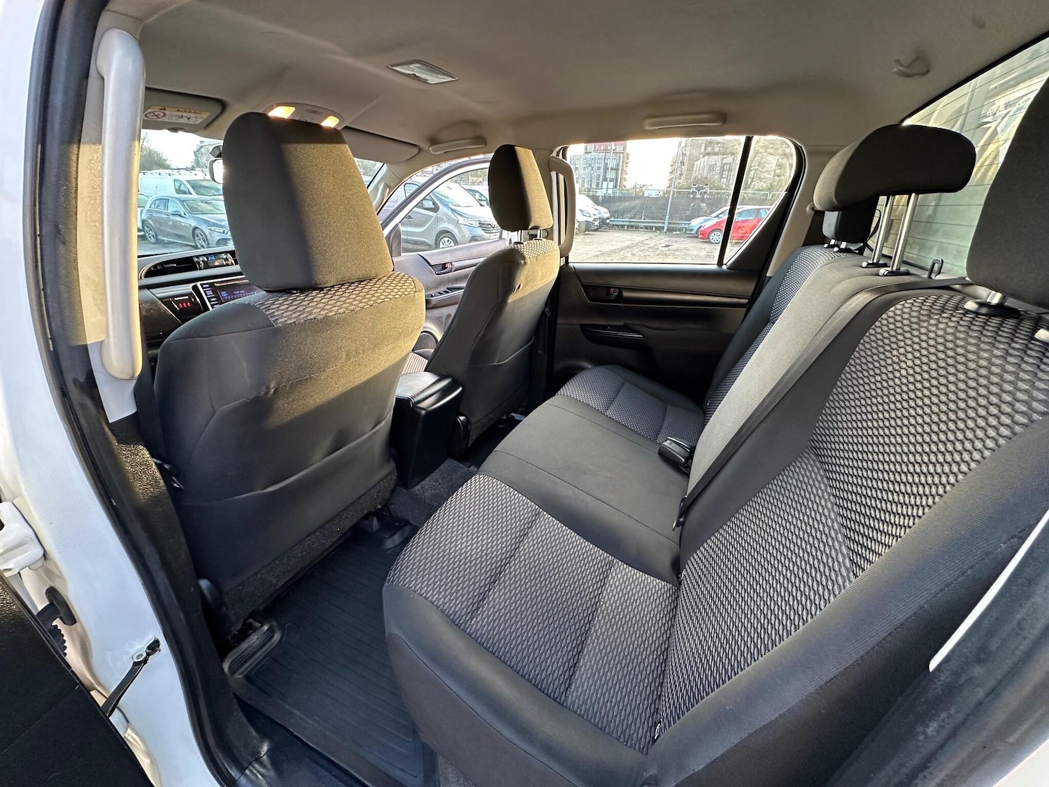 Used Toyota Hilux 2017 for sale - 77029206: Photo 54