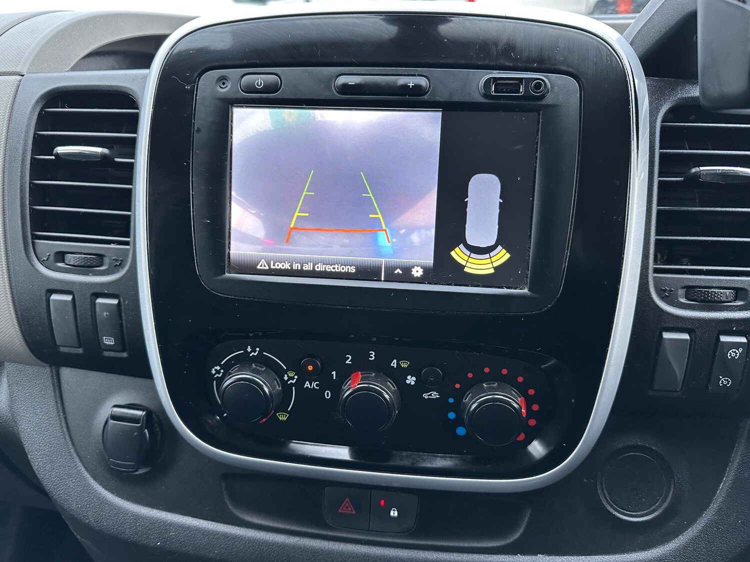 Used Renault Trafic 2019 for sale - 77455108: Photo 11