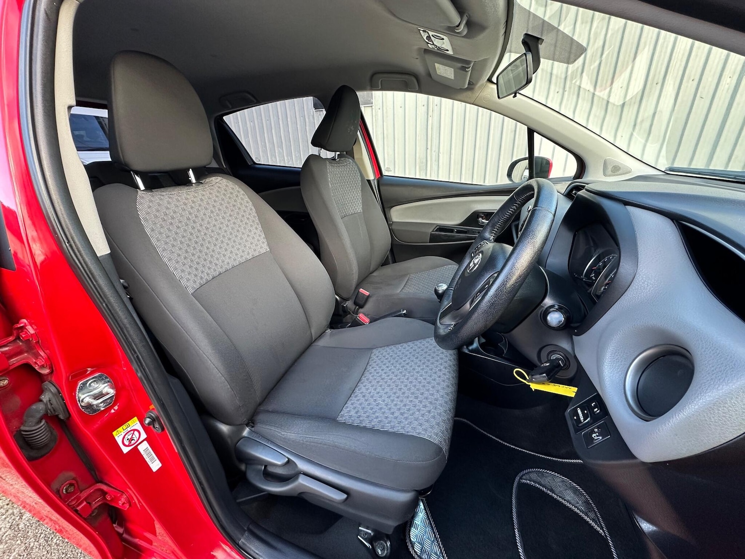 Used Toyota Yaris 2016 for sale - 77066942: Photo 12