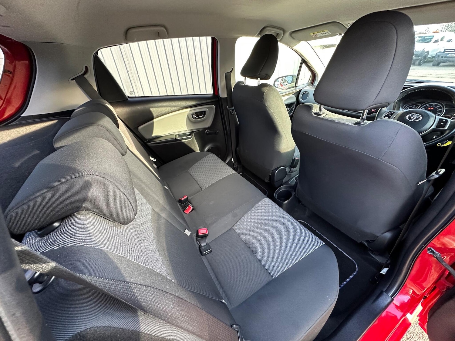 Used Toyota Yaris 2016 for sale - 77066942: Photo 44