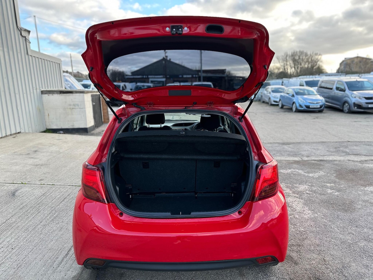 Used Toyota Yaris 2016 for sale - 77066942: Photo 46