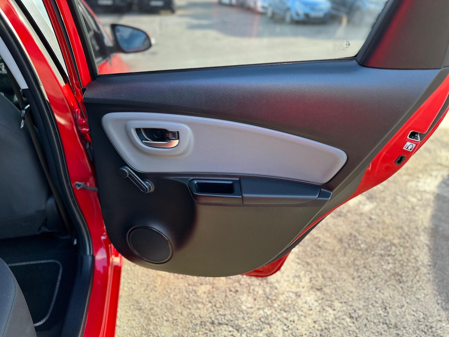 Used Toyota Yaris 2016 for sale - 77066942: Photo 47