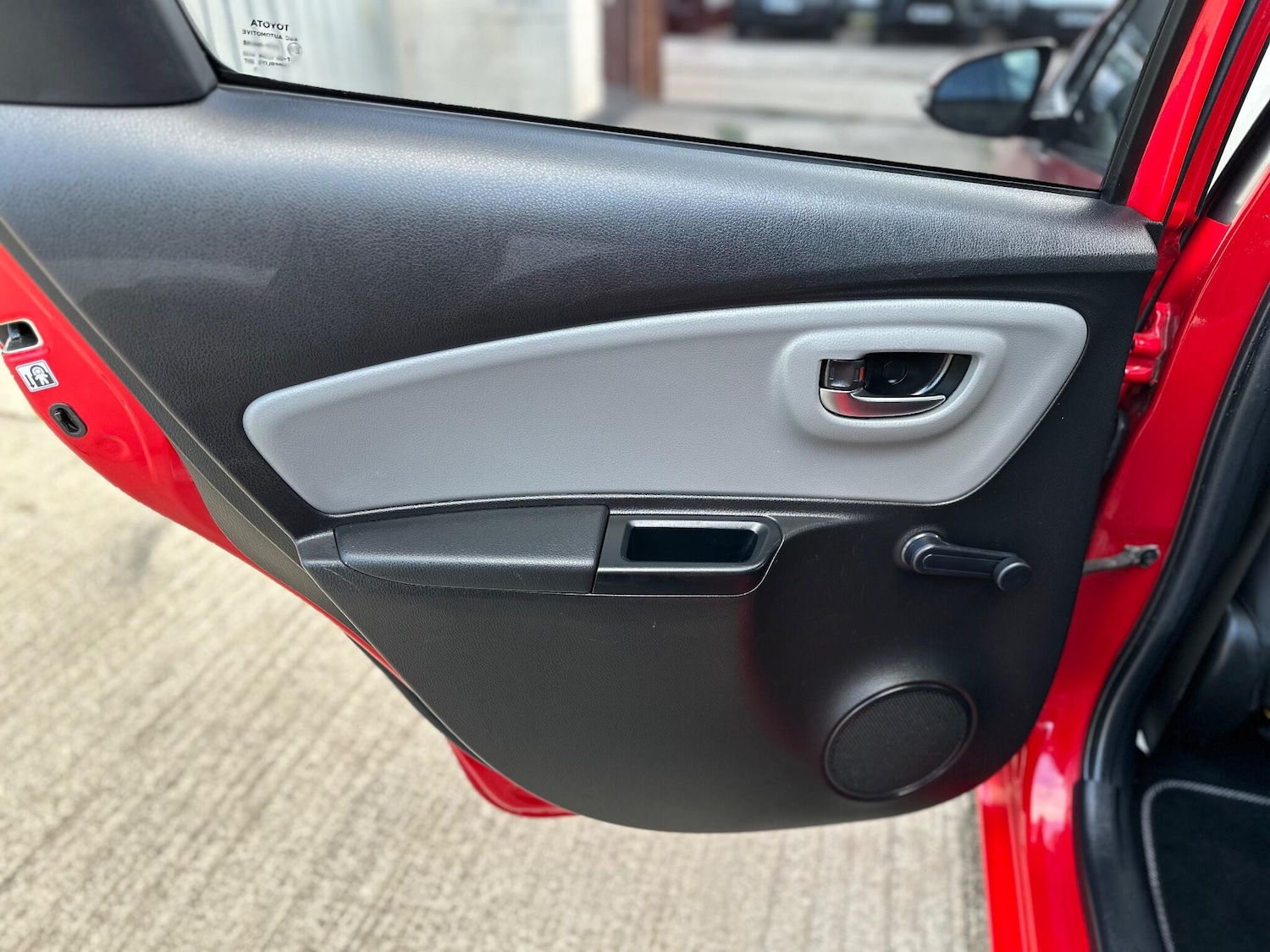 Used Toyota Yaris 2016 for sale - 77066942: Photo 51