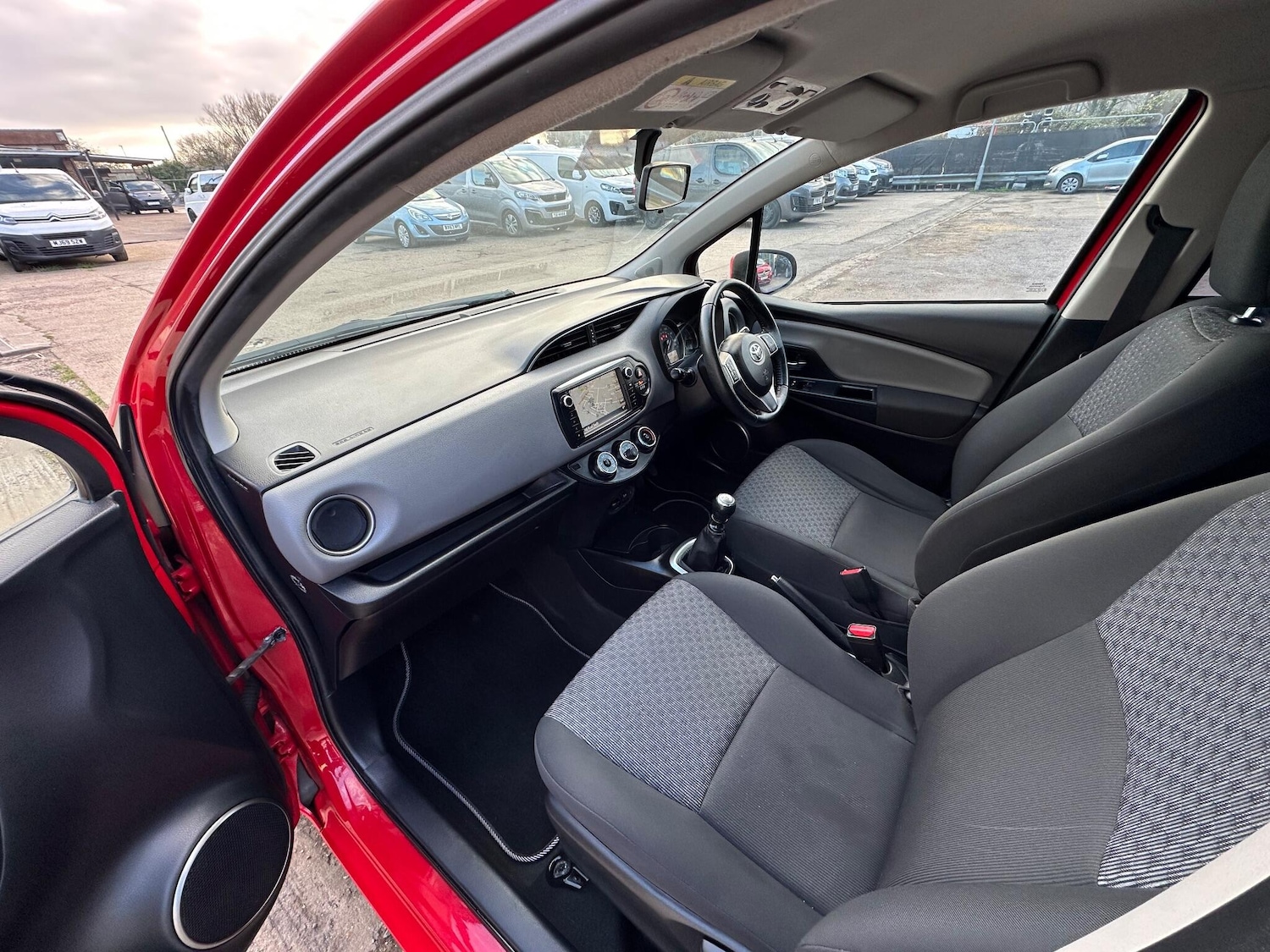 Used Toyota Yaris 2016 for sale - 77066942: Photo 55