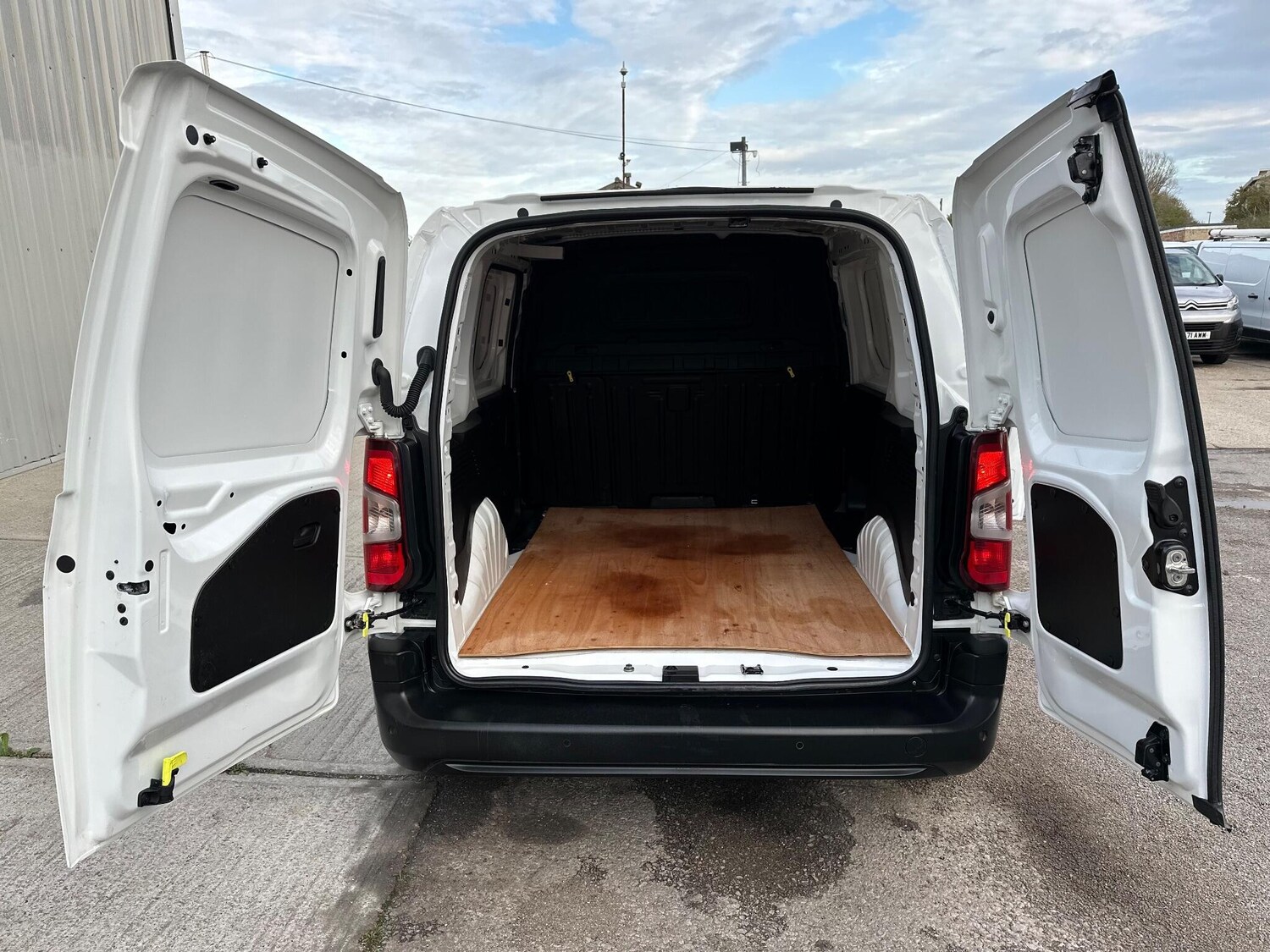 Used Citroen Berlingo 2020 for sale - 76361245: Photo 37