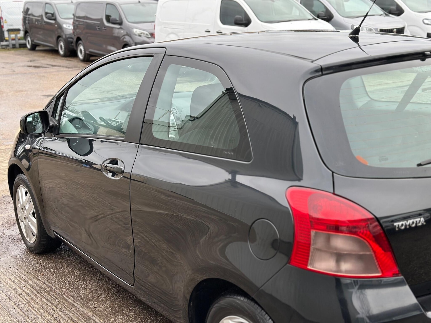 Used Toyota Yaris 2007 for sale - 77737564: Photo 25