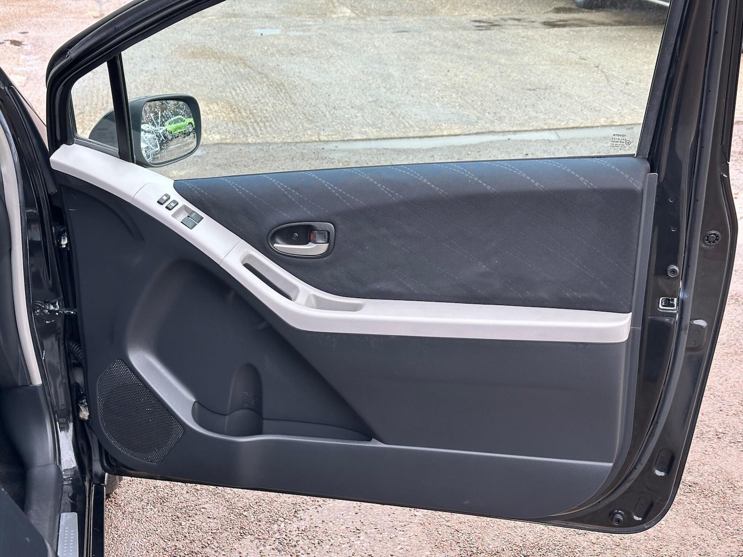 Used Toyota Yaris 2007 for sale - 77737564: Photo 40