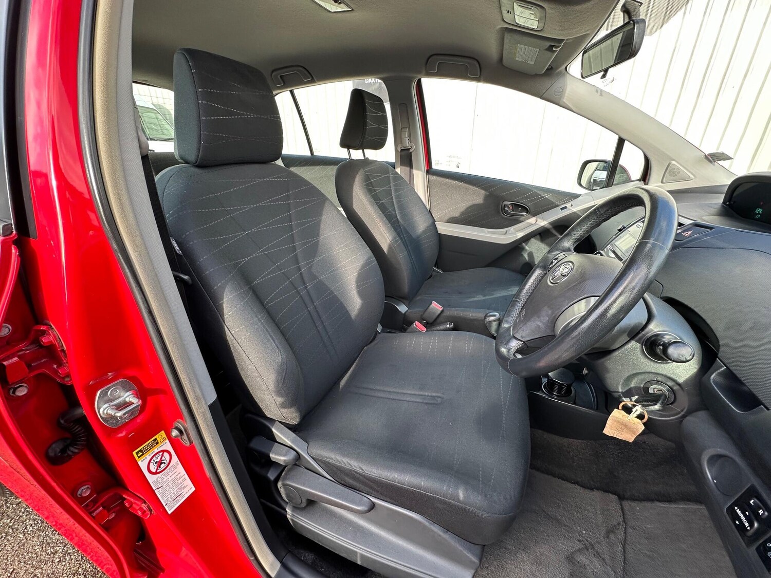 Used Toyota Yaris 2006 for sale - 76743143: Photo 37