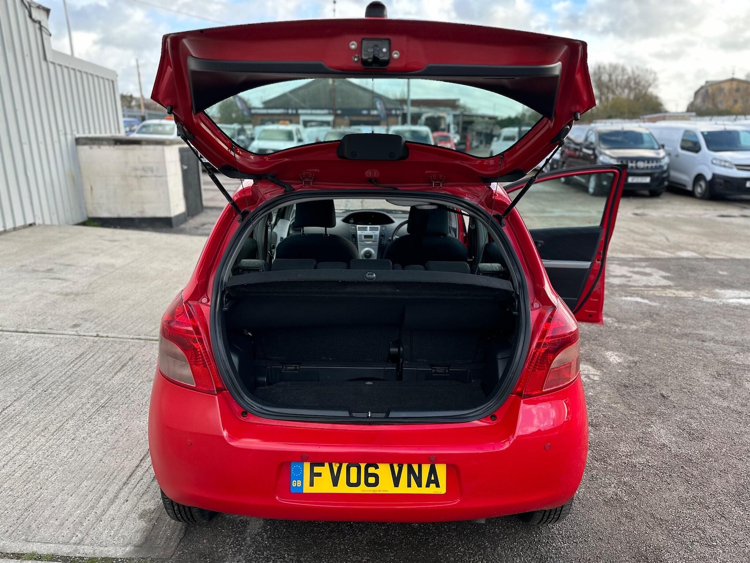 Used Toyota Yaris 2006 for sale - 76743143: Photo 41