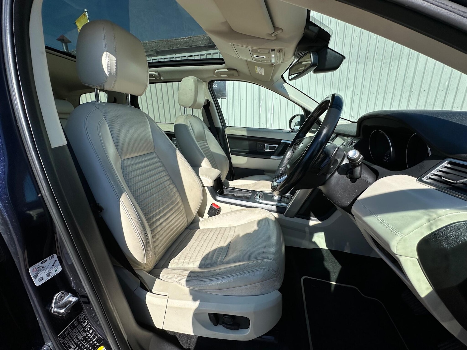 Used Land Rover Discovery Sport 2015 for sale - 77993935: Photo 11