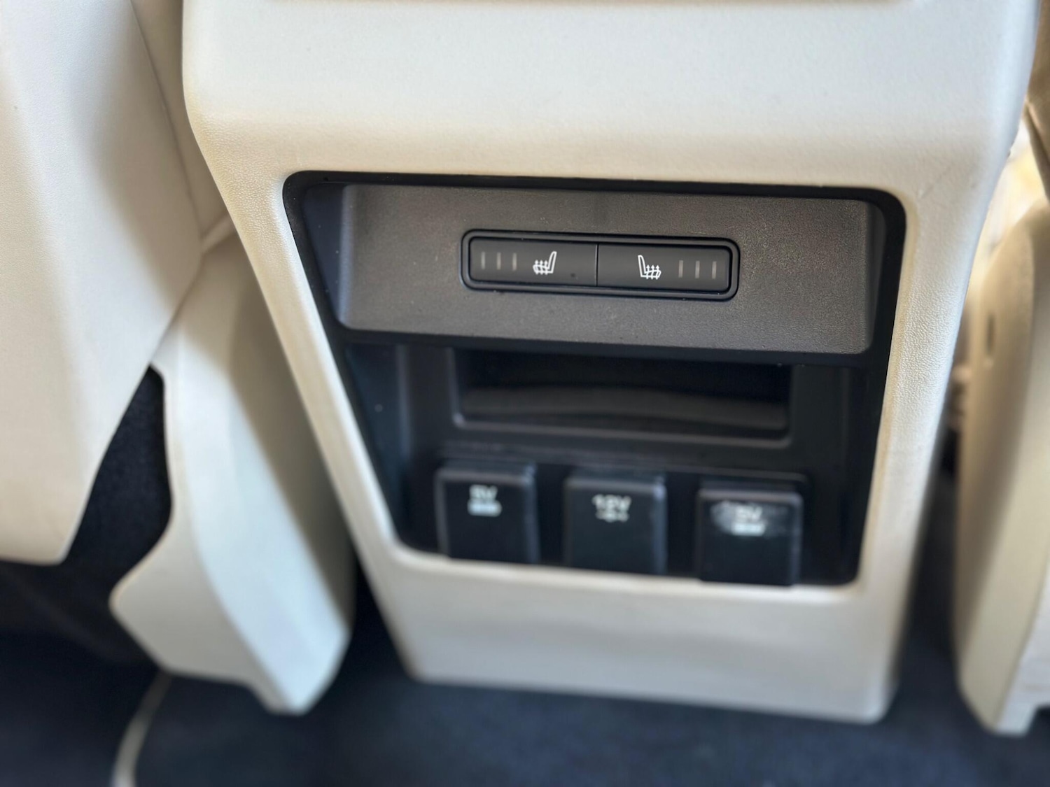 Used Land Rover Discovery Sport 2015 for sale - 77993935: Photo 16