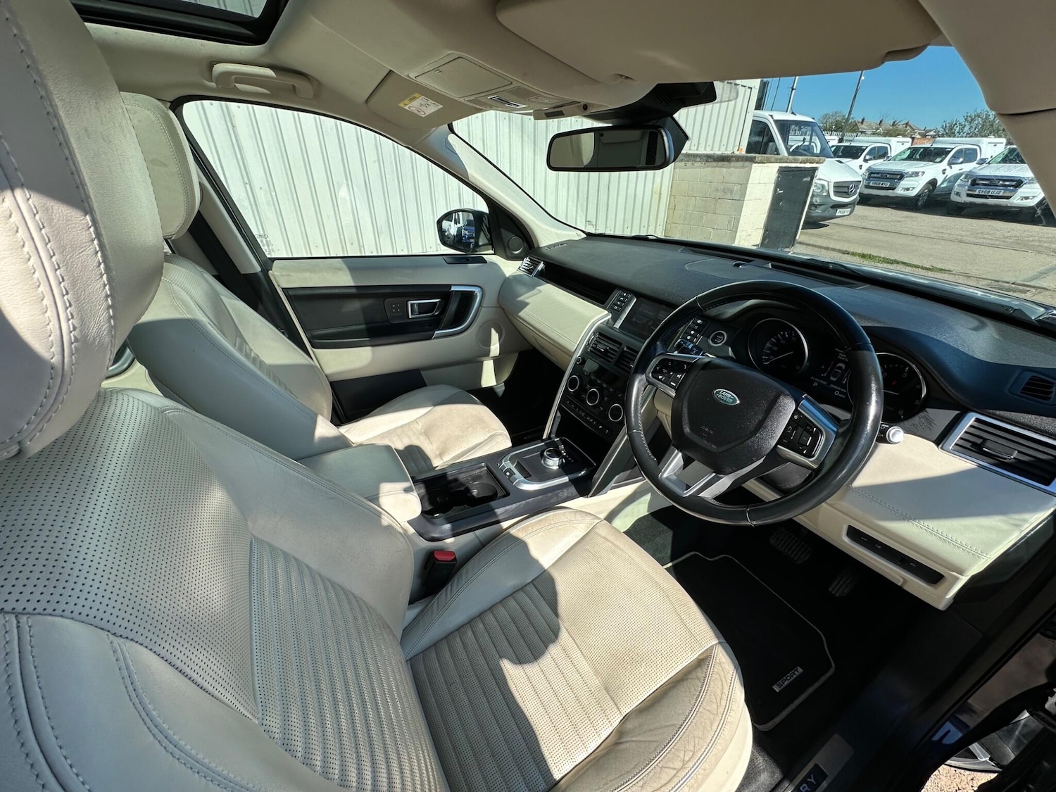 Used Land Rover Discovery Sport 2015 for sale - 77993935: Photo 42