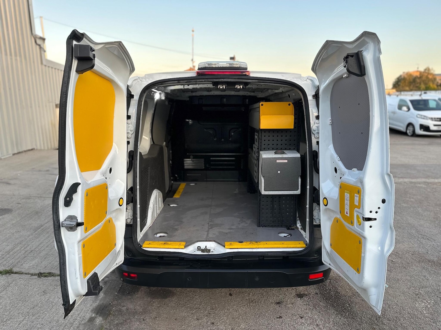 Used Ford Transit Connect 2020 for sale - 76122763: Photo 13