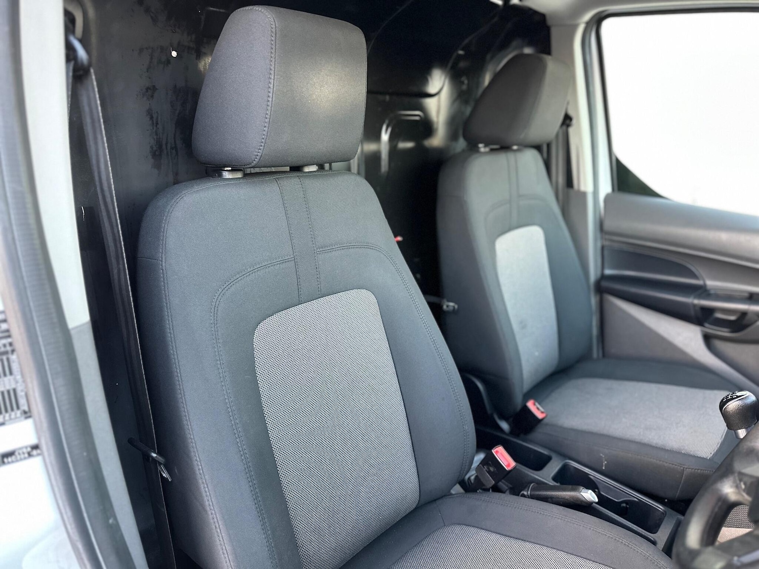 Used Ford Transit Connect 2020 for sale - 76122763: Photo 32