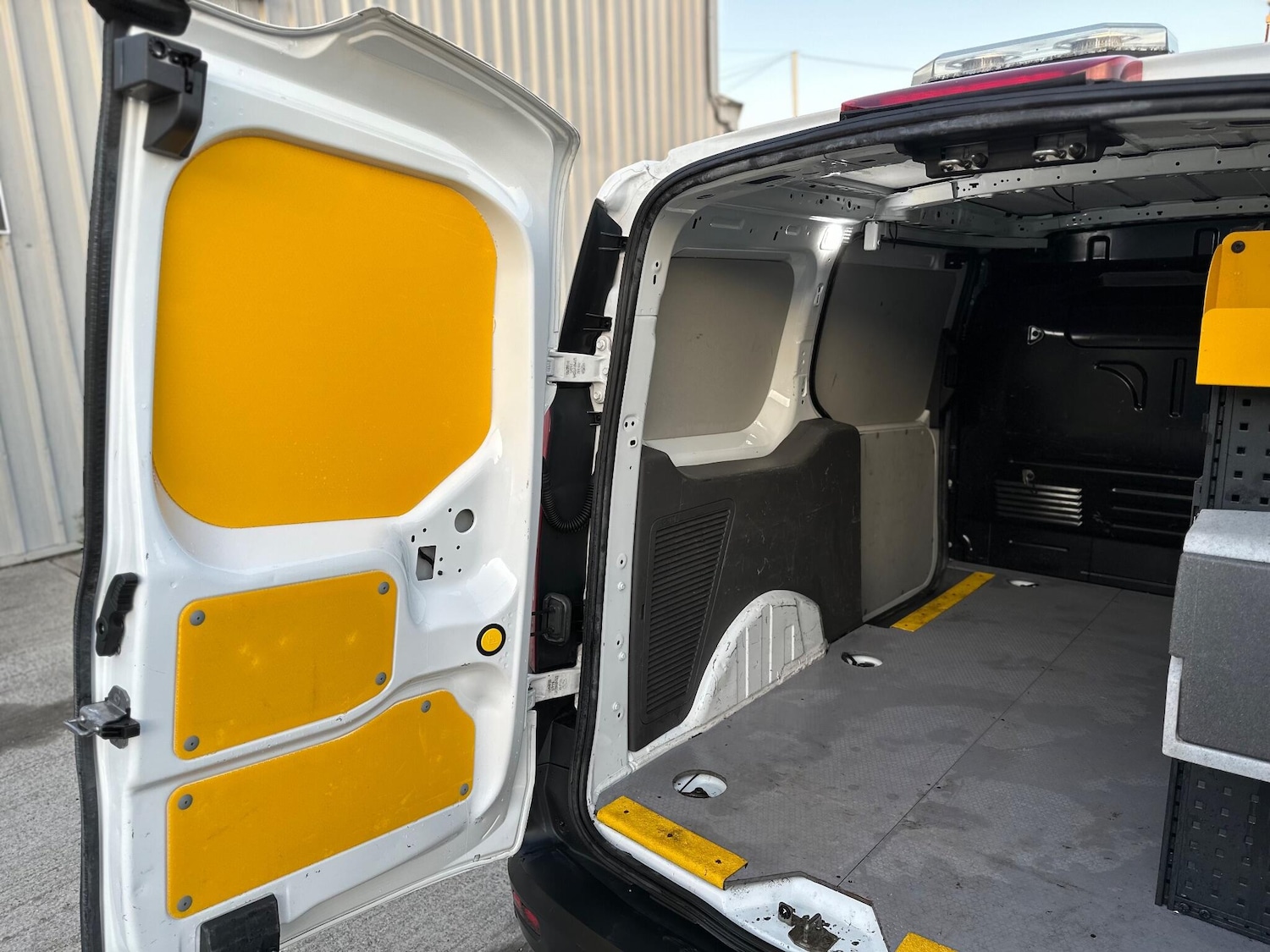 Used Ford Transit Connect 2020 for sale - 76122763: Photo 42