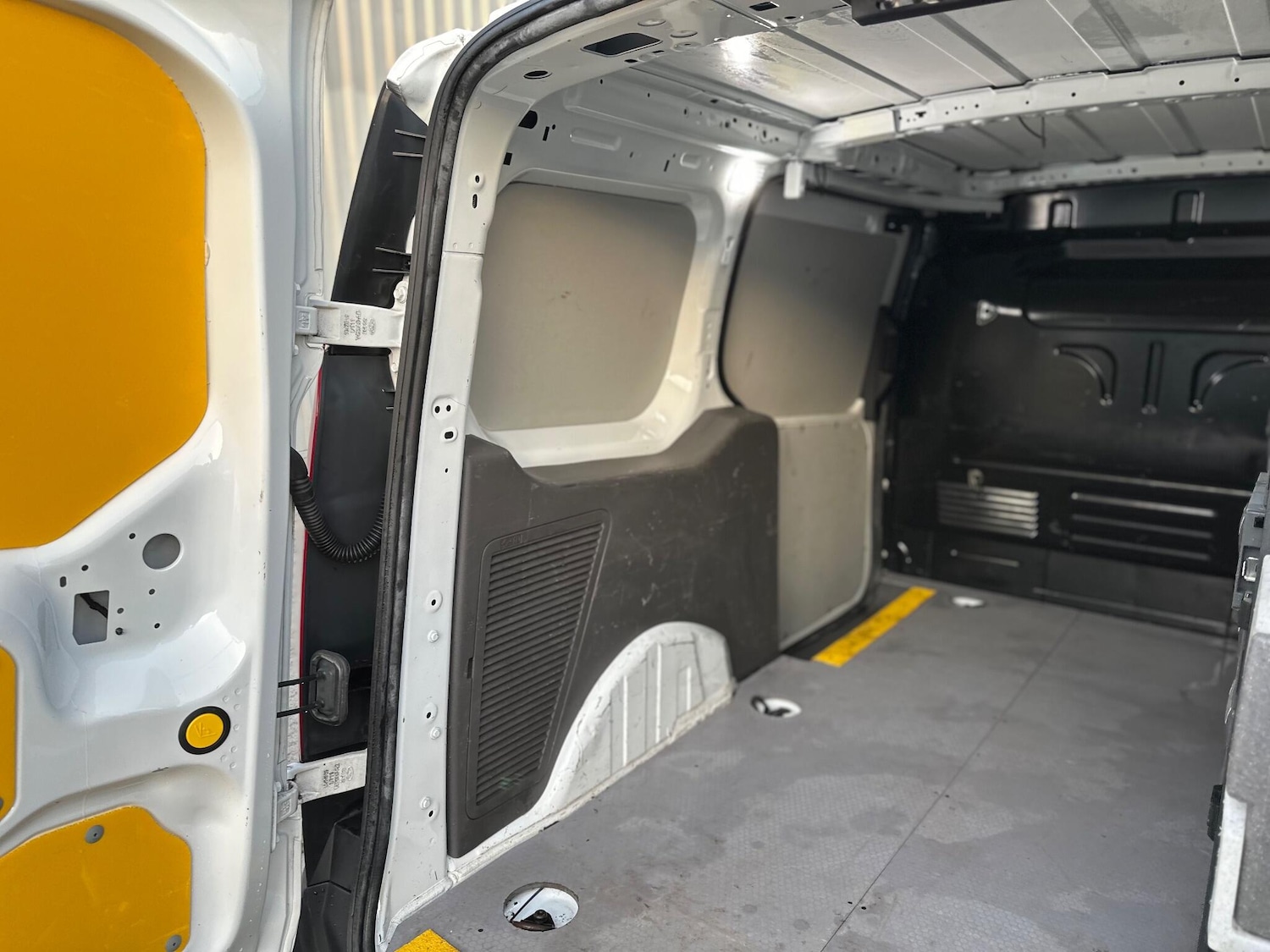 Used Ford Transit Connect 2020 for sale - 76122763: Photo 44