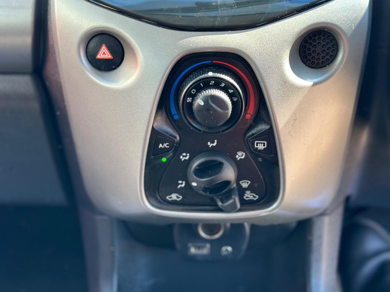 Used Peugeot 108 2016 for sale - 78157832: Photo 37