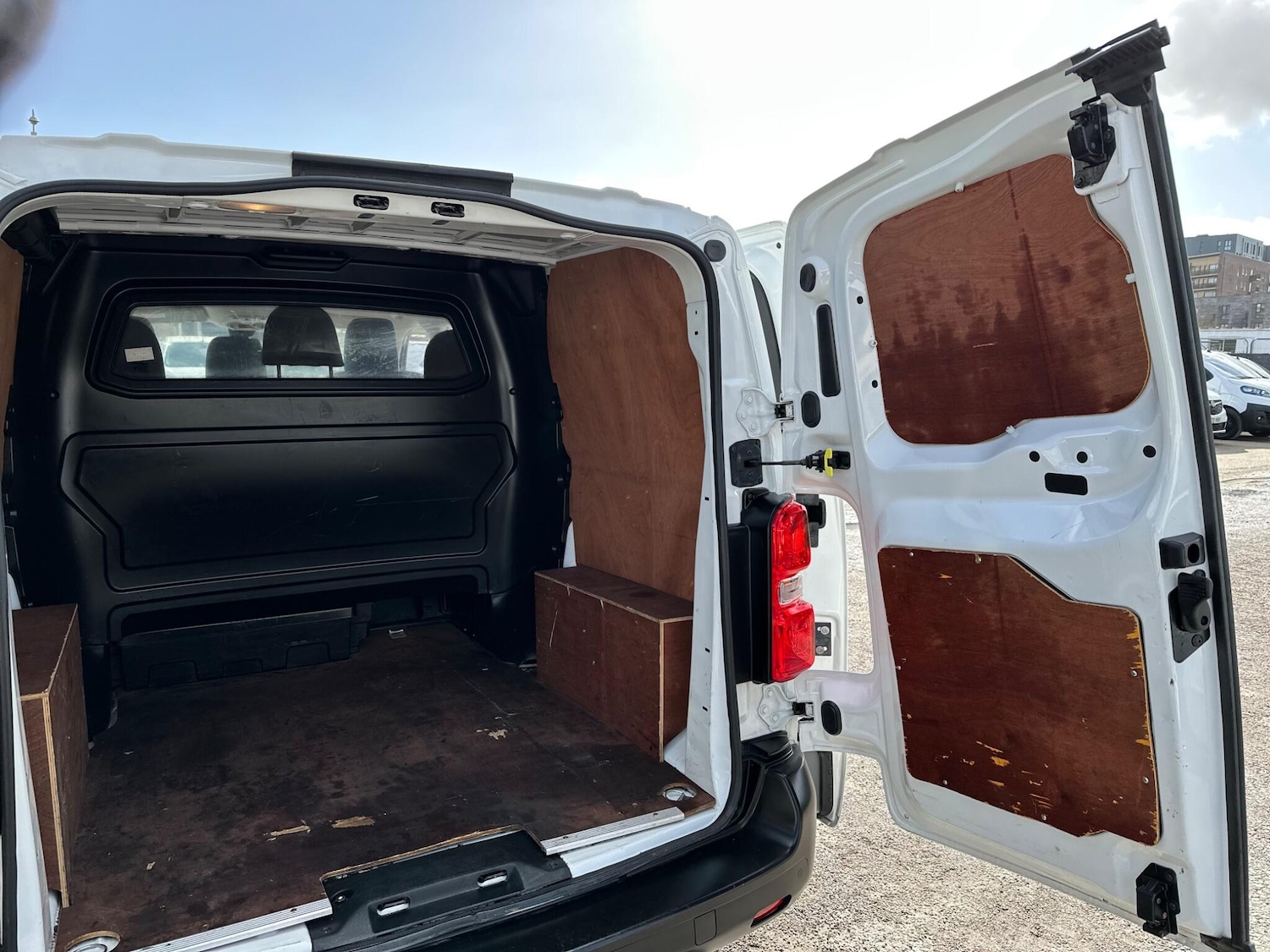 Used Peugeot Expert 2022 for sale - 77883581: Photo 42