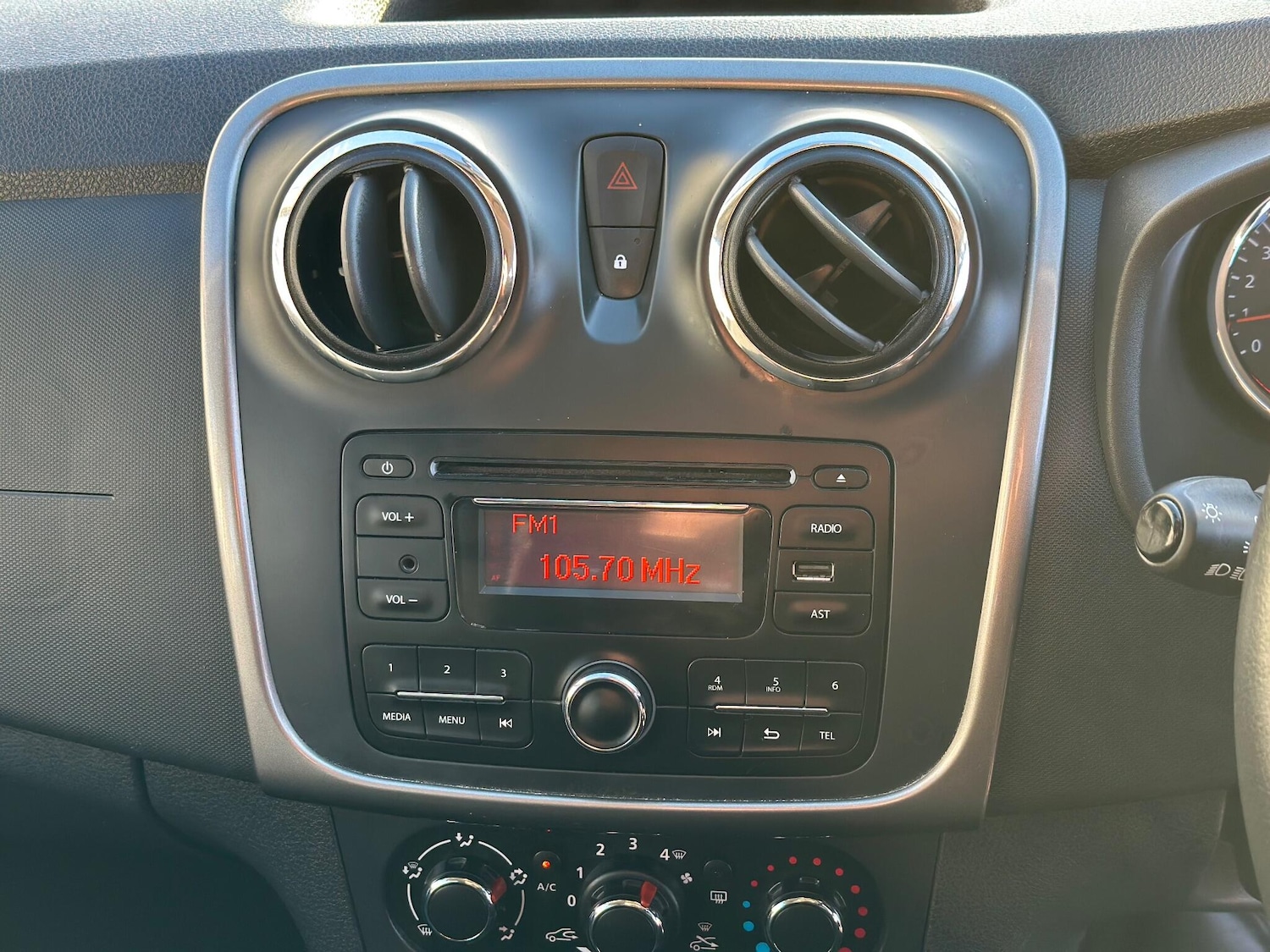 Used Dacia Sandero 2016 for sale - 77238471: Photo 36