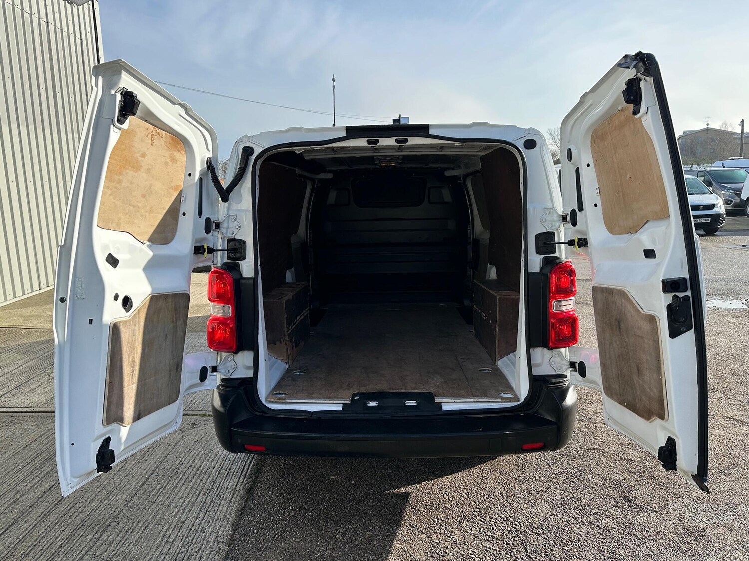 Used Vauxhall Vivaro 2020 for sale - 77358937: Photo 40