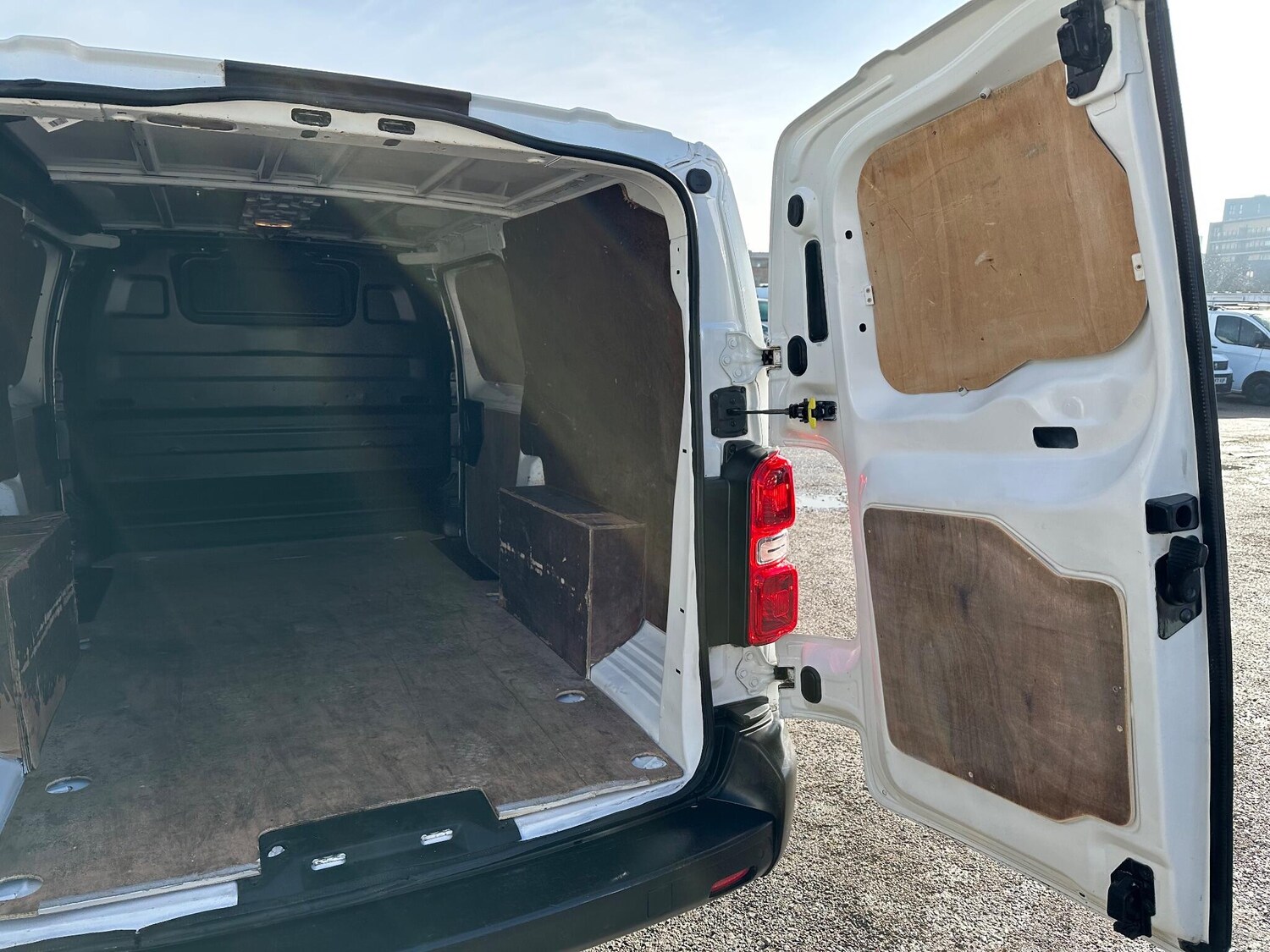 Used Vauxhall Vivaro 2020 for sale - 77358937: Photo 41