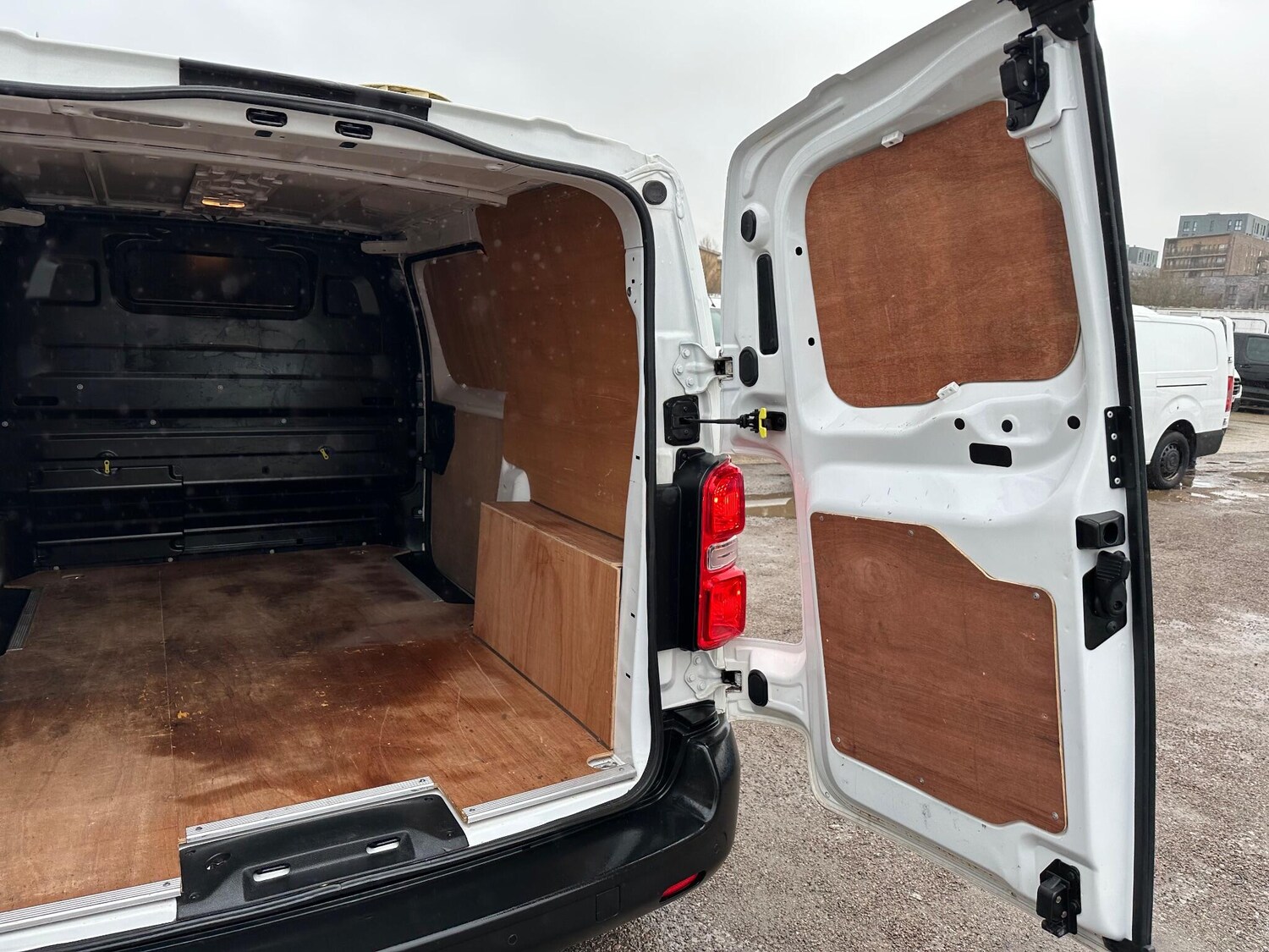 Used Citroen Dispatch for sale - 77496519: Photo 44